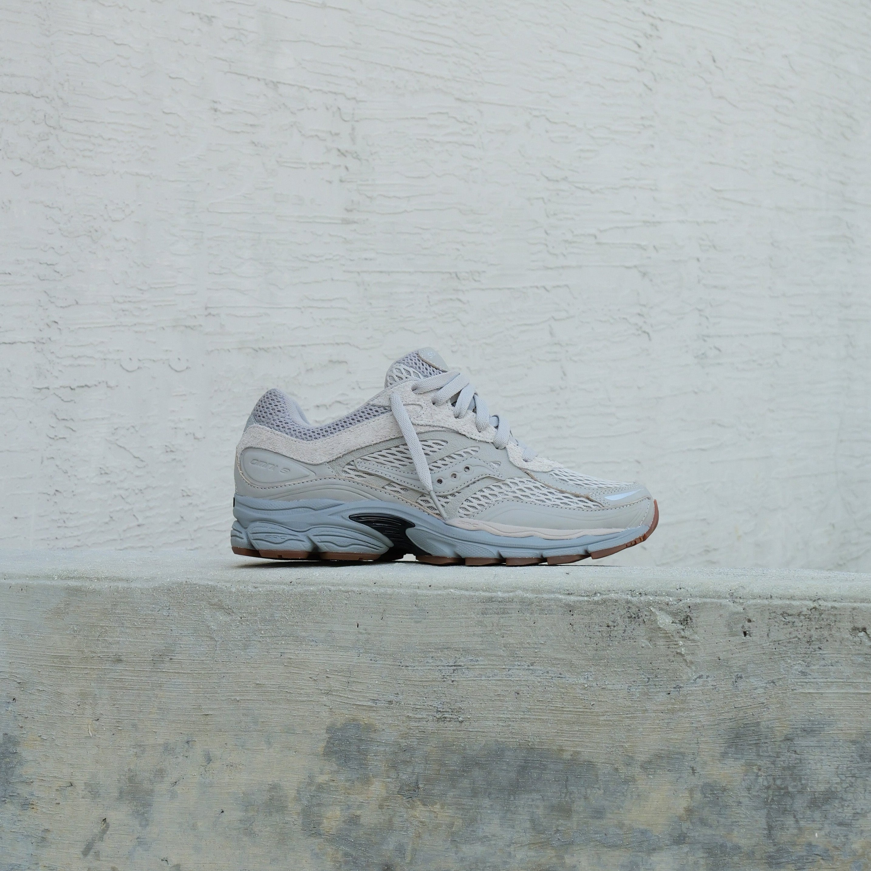 Mens Saucony ProGrid Omni 9 (Crafted Grey) - Saucony