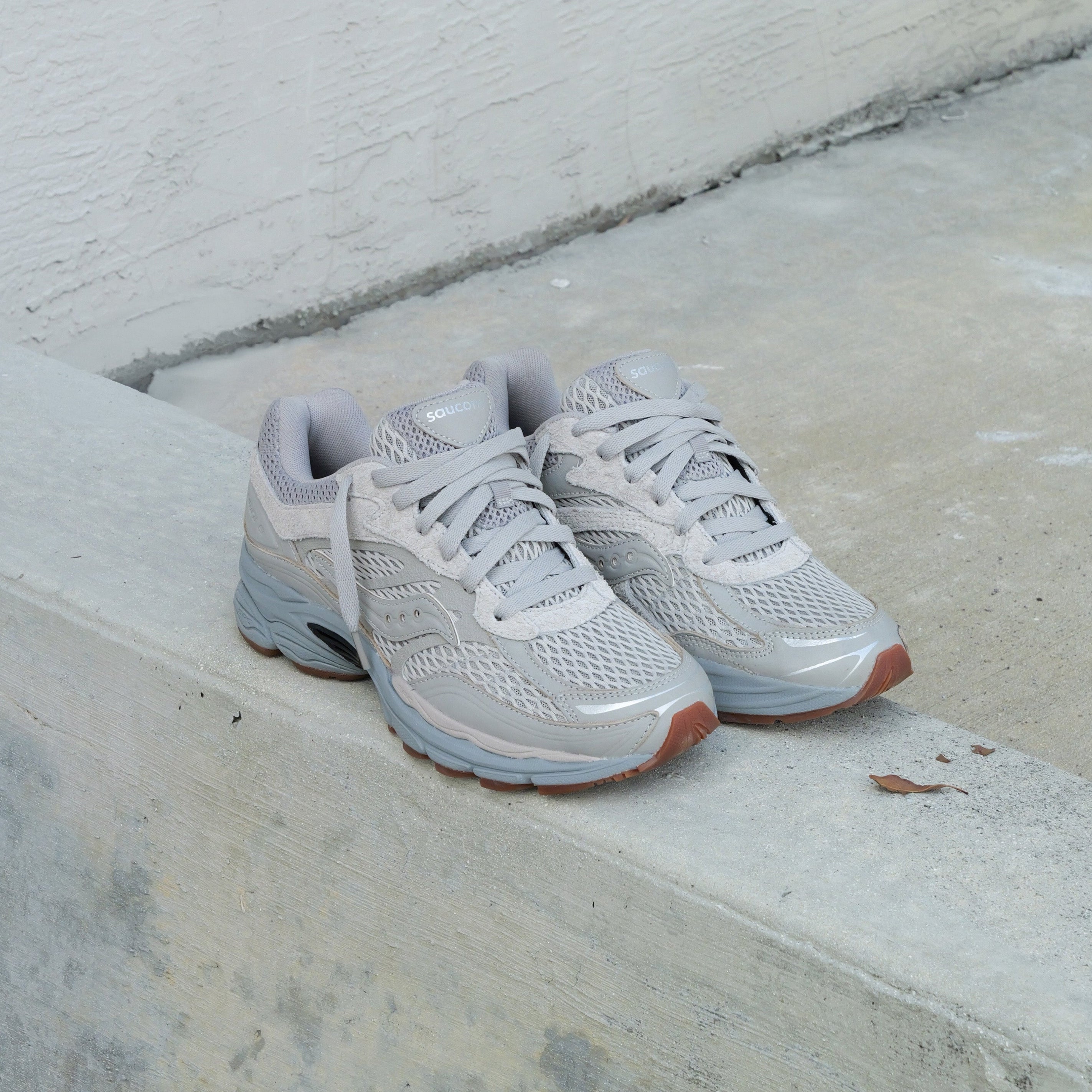 Mens Saucony ProGrid Omni 9 (Crafted Grey) - Saucony