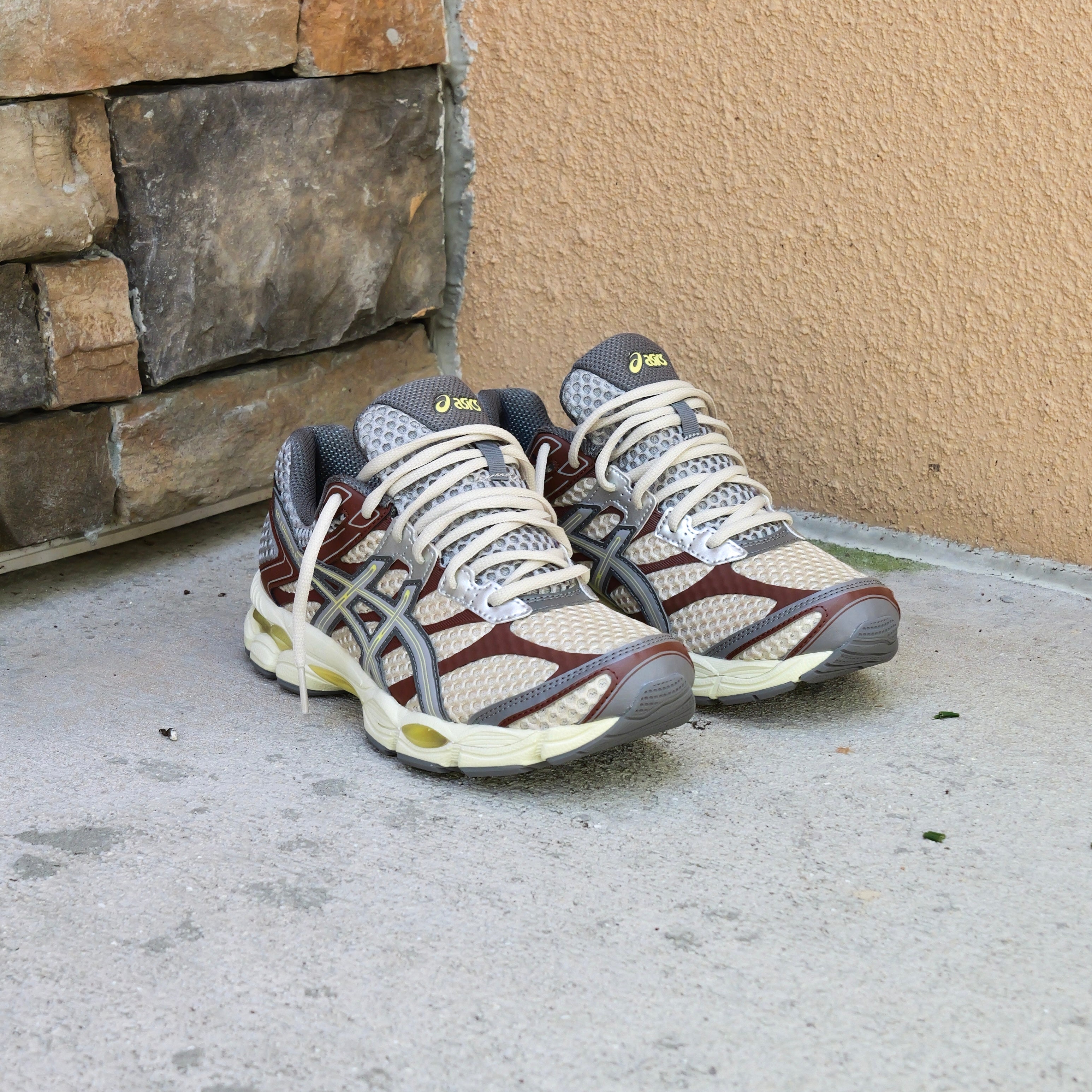 Mens Asics Gel-Cumulus 16 Emmi (Beige/Grey)