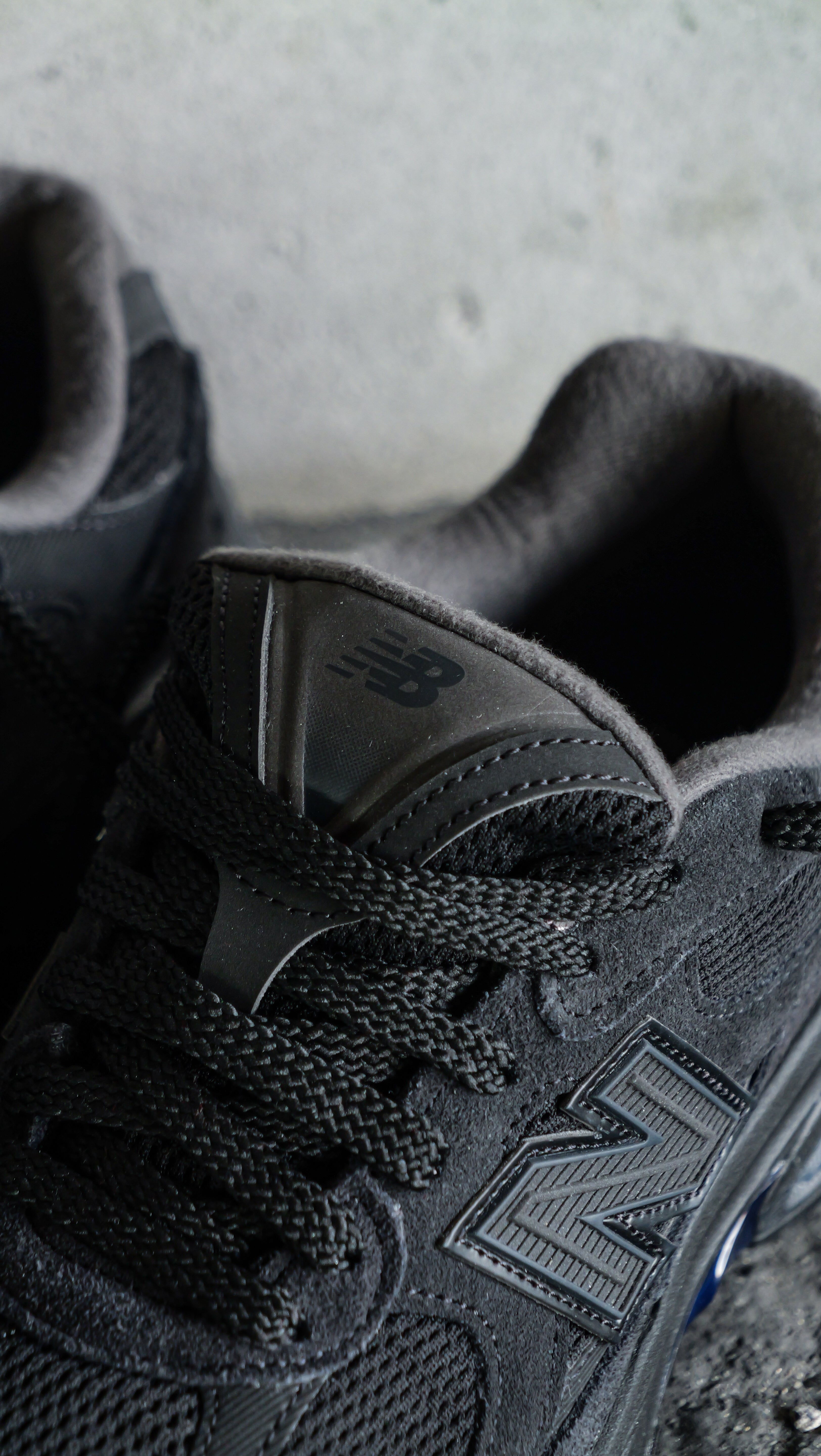 Mens New Balance Abzorb 2010 (Triple Black)-U20107B1