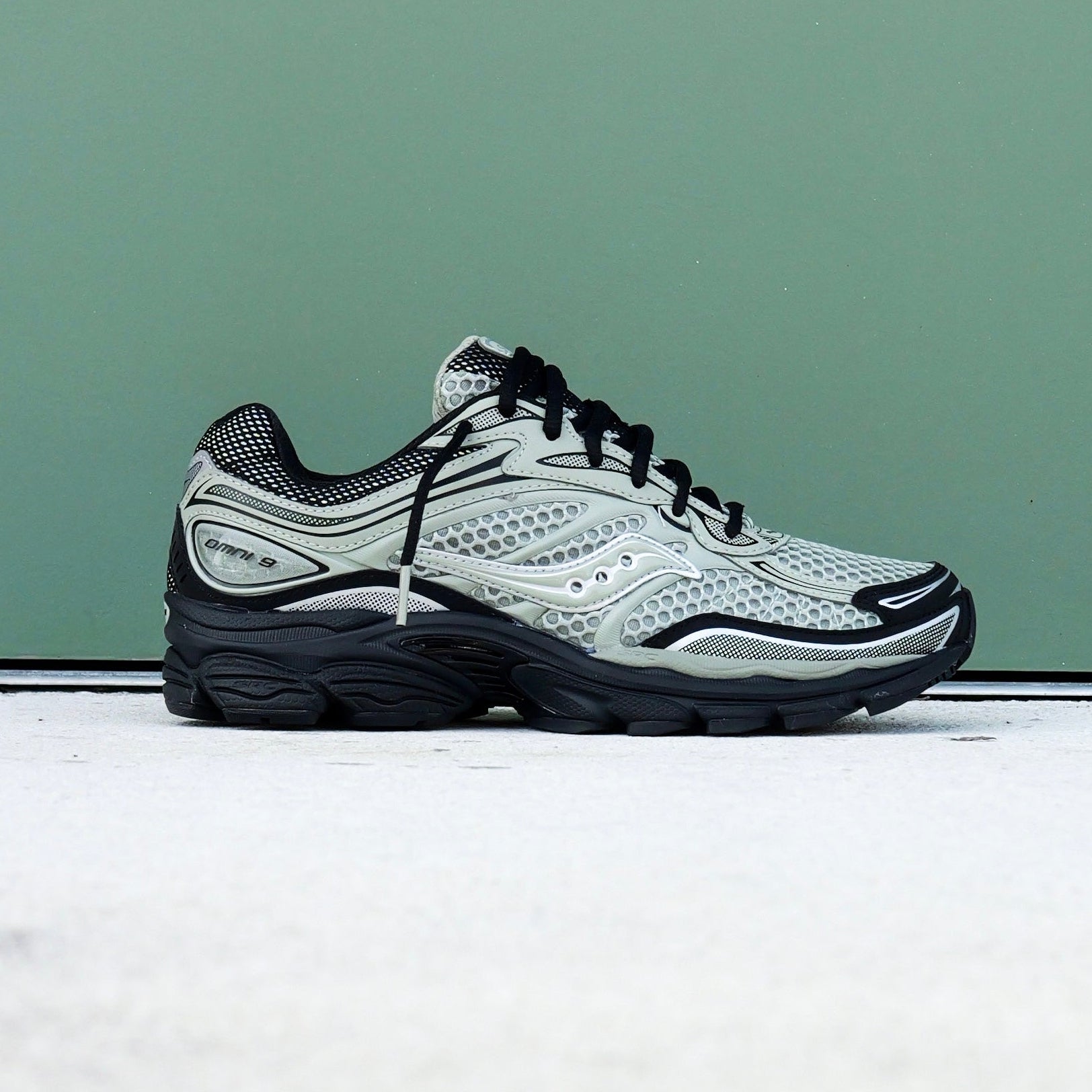 Mens Saucony ProGrid Omni 9 (Sage/Black)