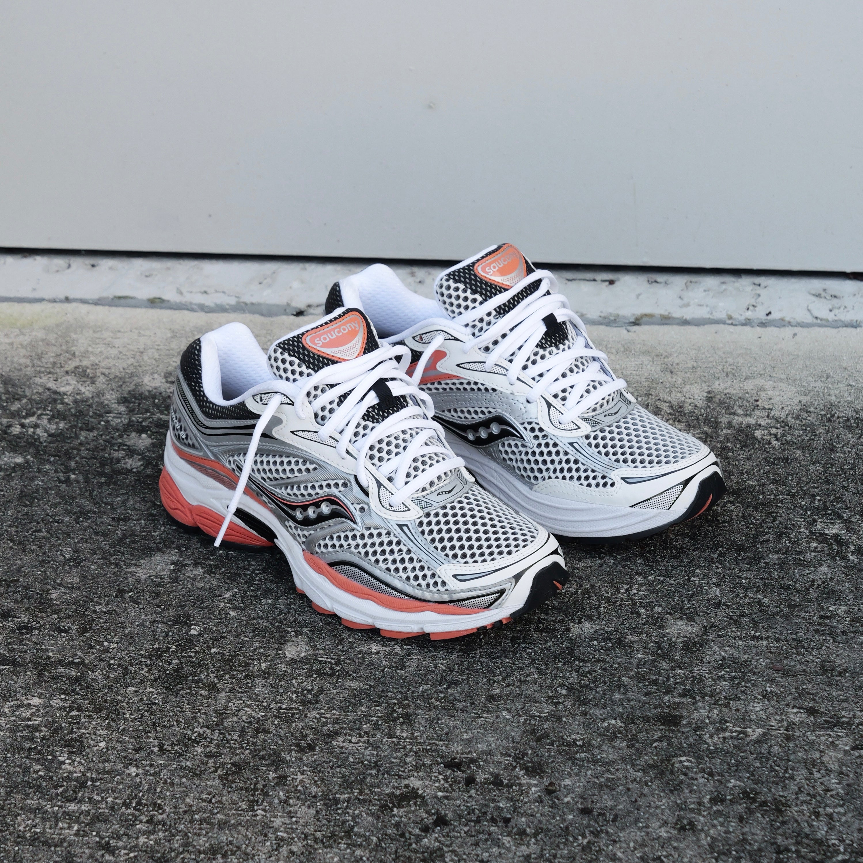 Mens Saucony ProGrid Omni 9 (Silver/Orange)