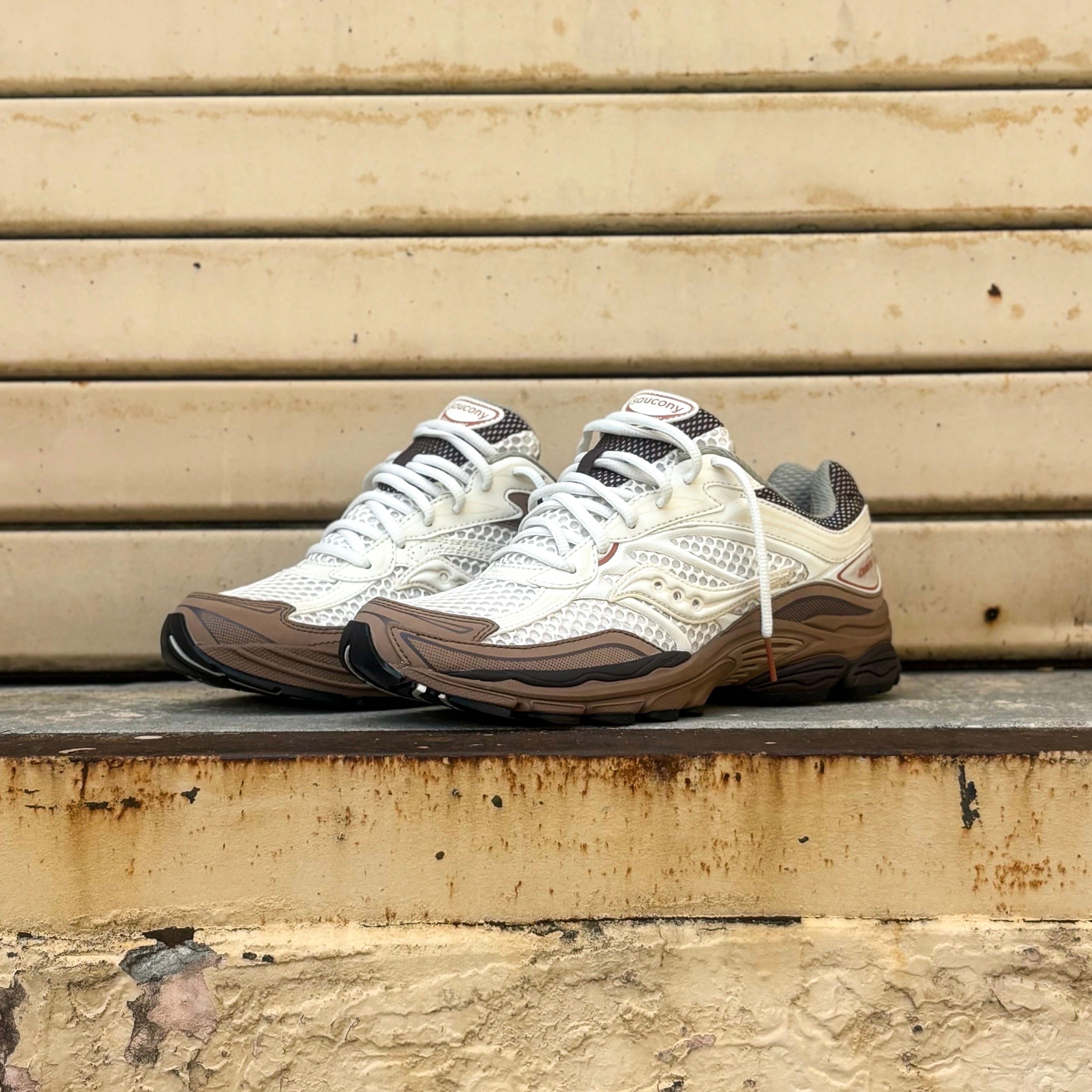 Mens Saucony ProGrid Omni 9 (Almond/Coca)
