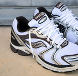 Mens Saucony ProGrid Triumph 4 (Silver/Chrome) - Saucony
