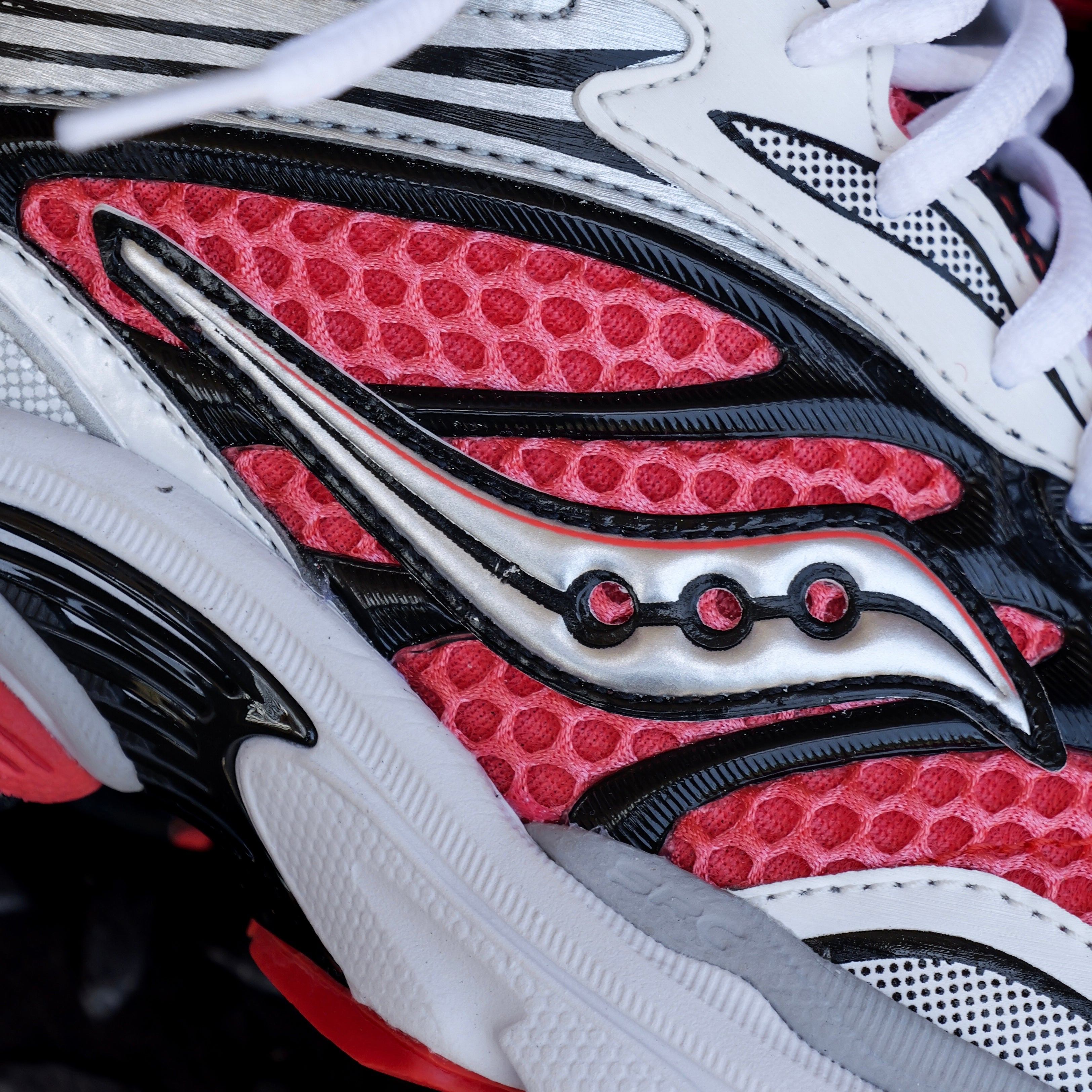 Mens Saucony ProGrid Omni 9 (Silver/Coral)