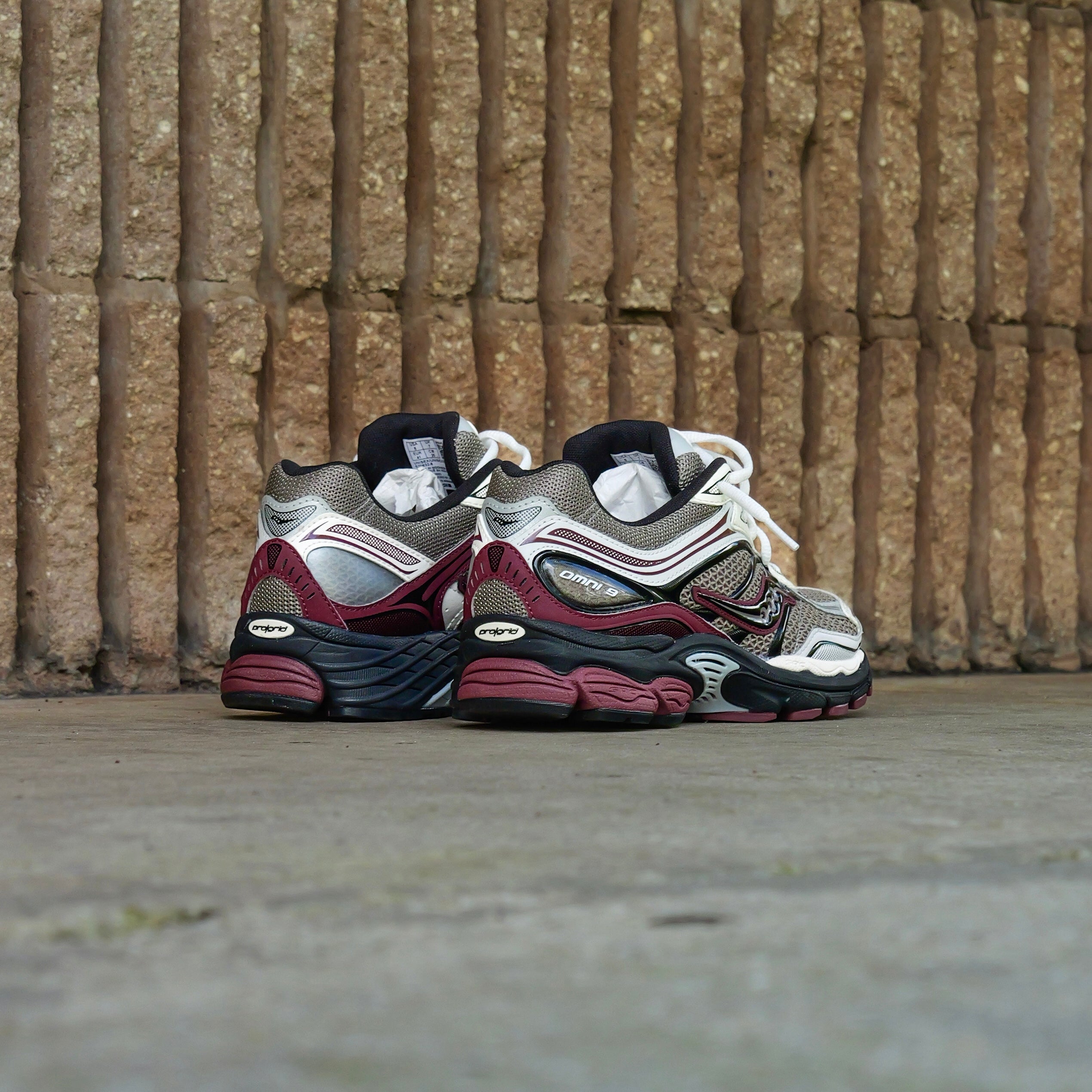 Mens Saucony OG ProGrid Omni 9 (Tan/Maroon)