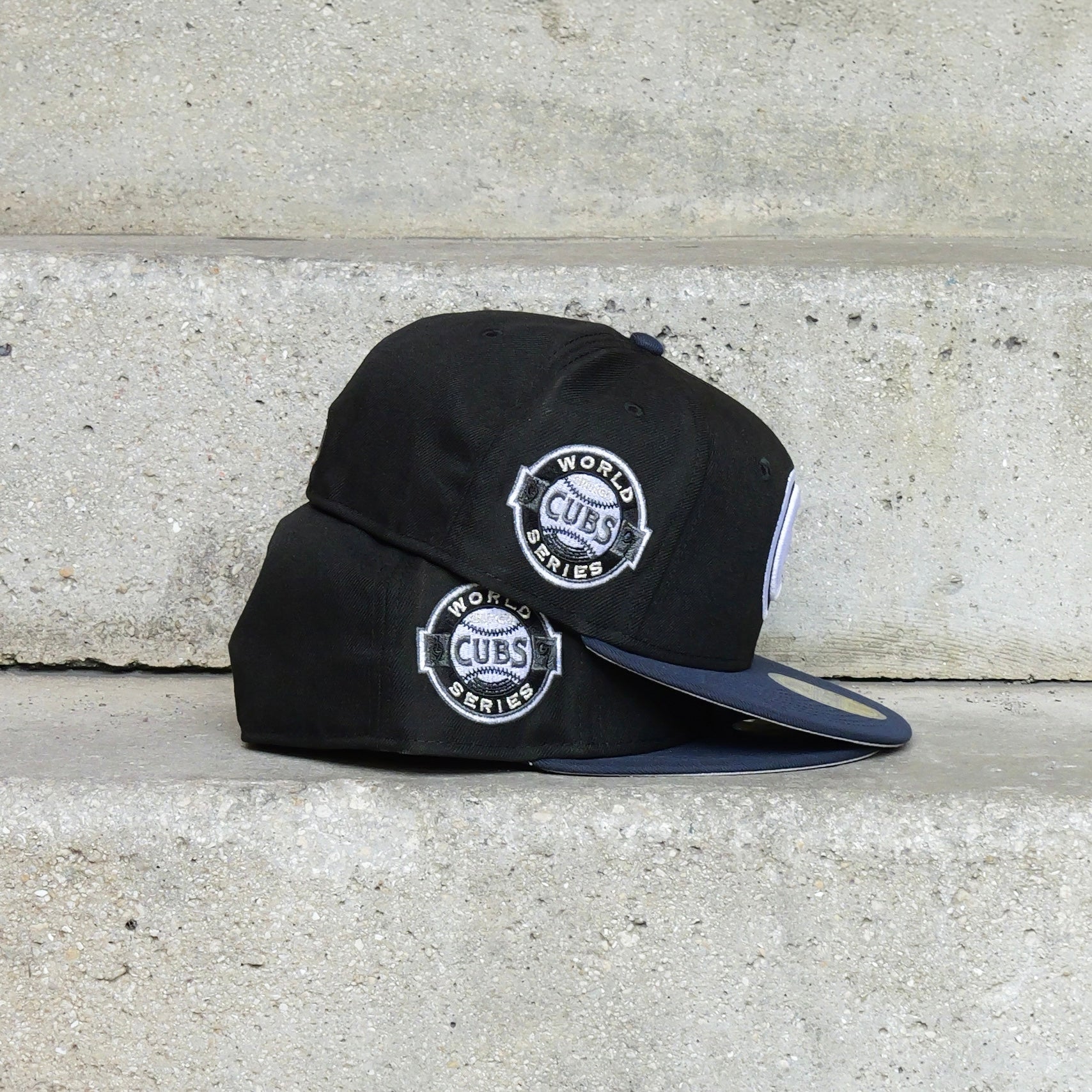New Era Chicago Cubs World Series Side Patch Fitted (Black/Navy)