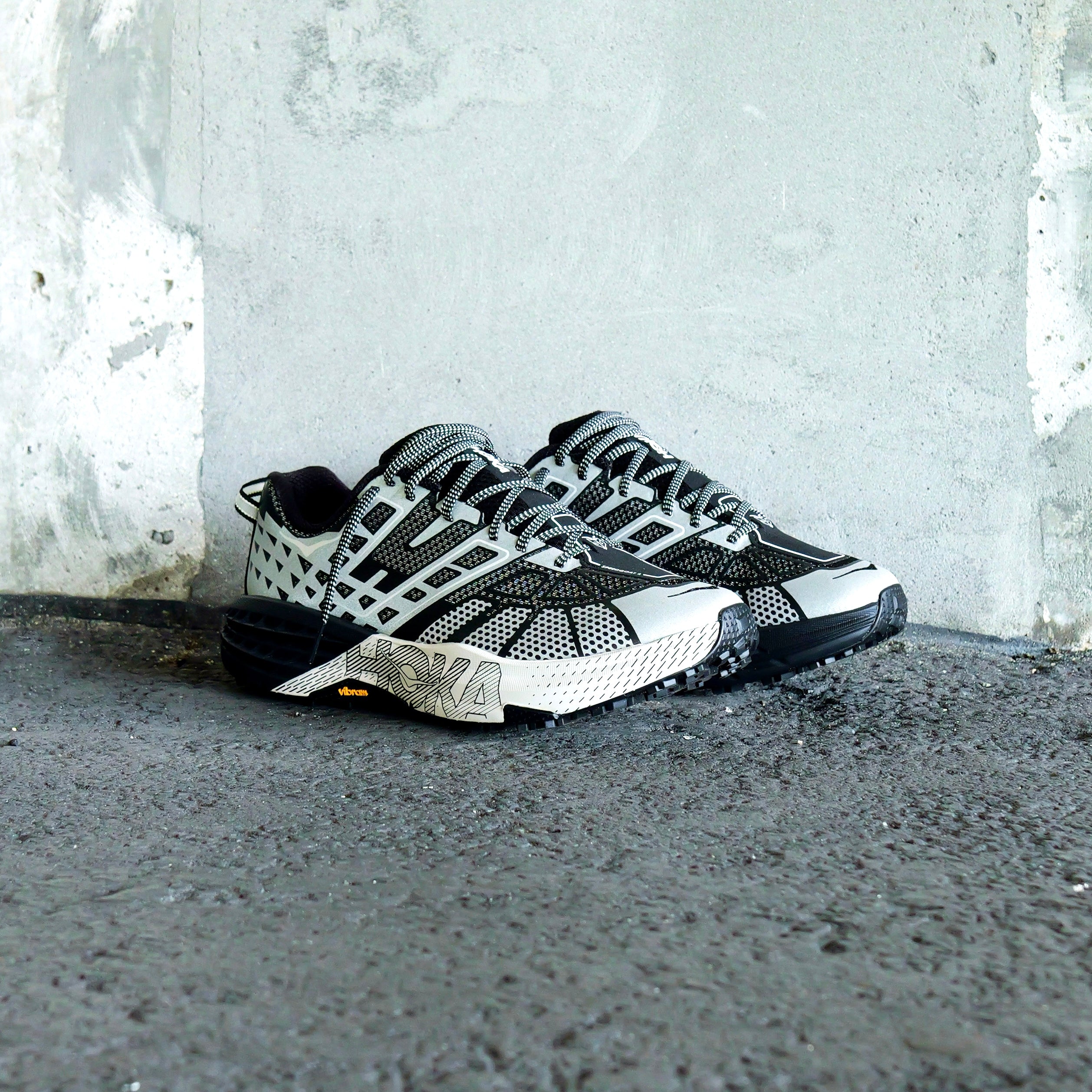 Hoka U SpeedGoat 2 TS BKSTR (Black / Stardust)