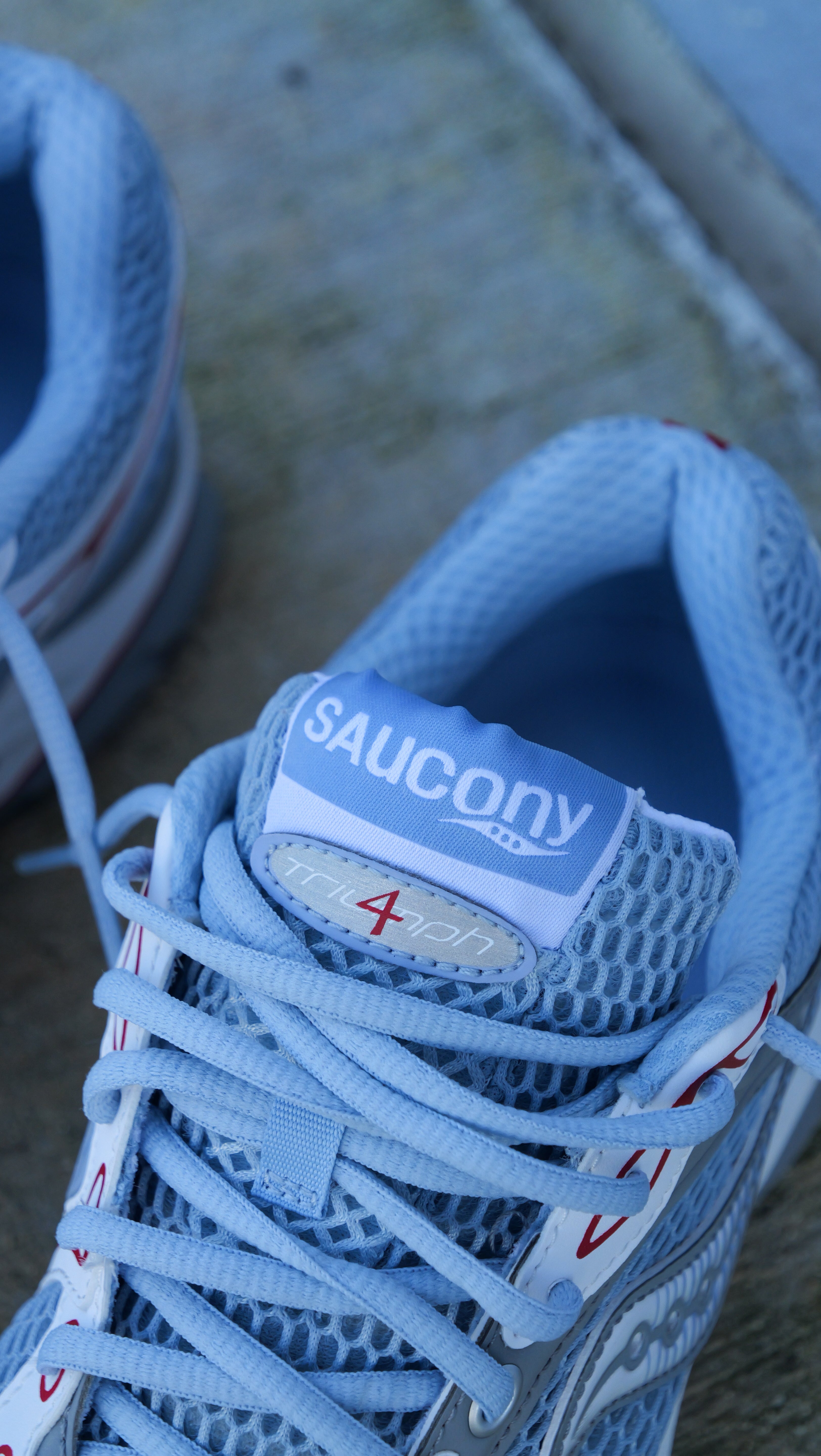 Mens Saucony ProGrid Triumph 4 (Blue/White) - Saucony