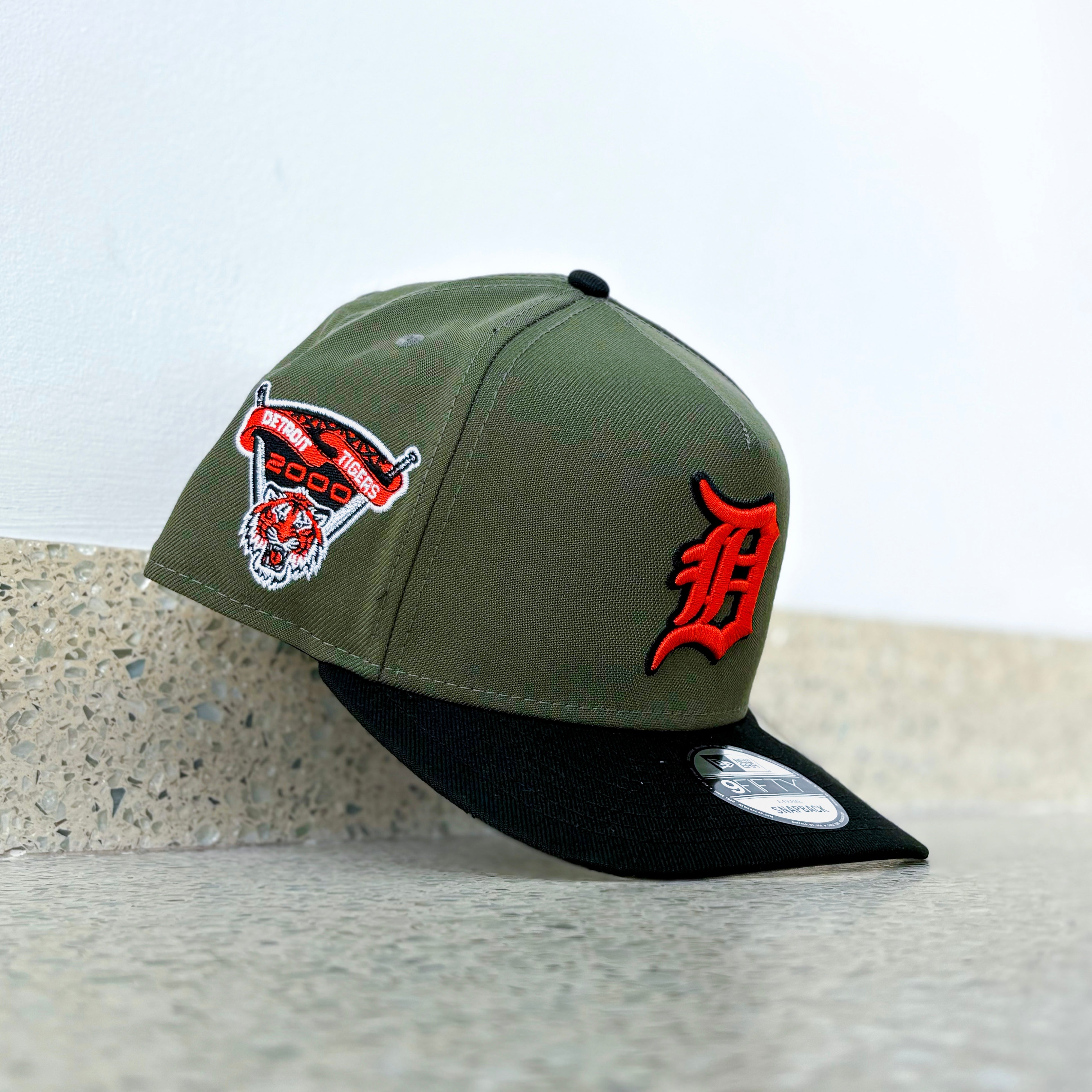 New Era Detroit Tigers 2000 Stadium Grey UV 9Fifty A-Frame Snapback (Olive/Black)