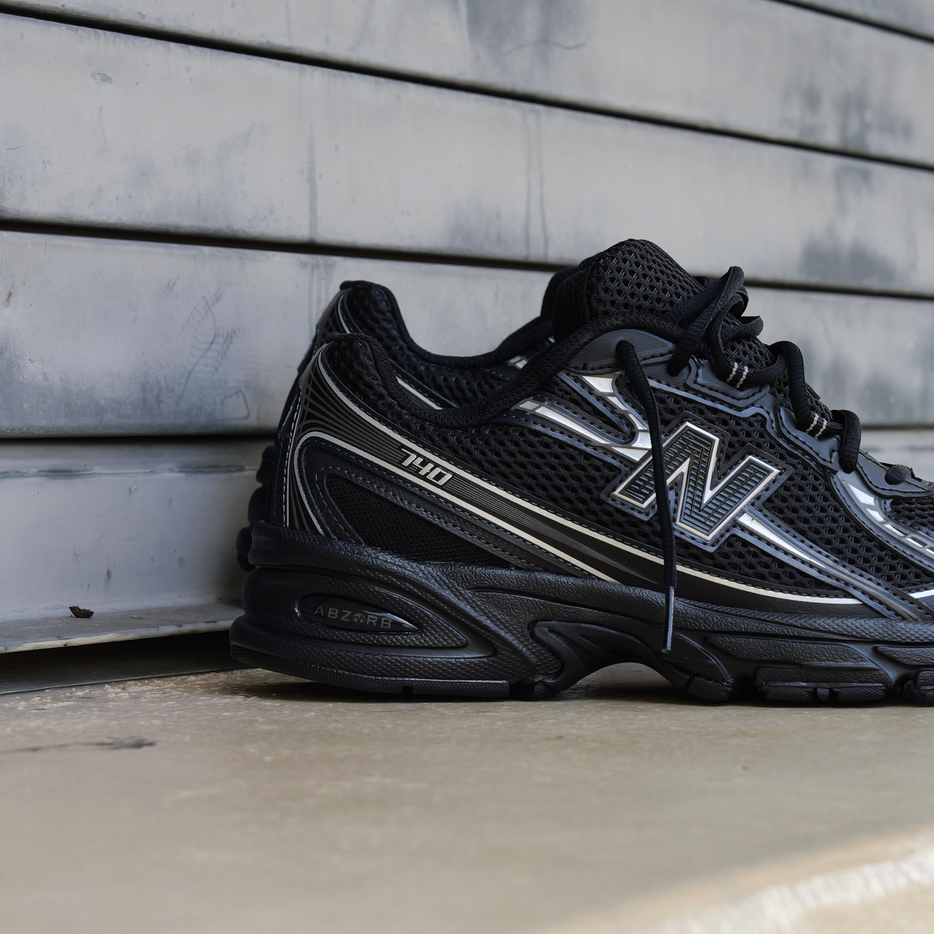Mens New Balance 740 (Black/Metallic Silver) - U740BM2