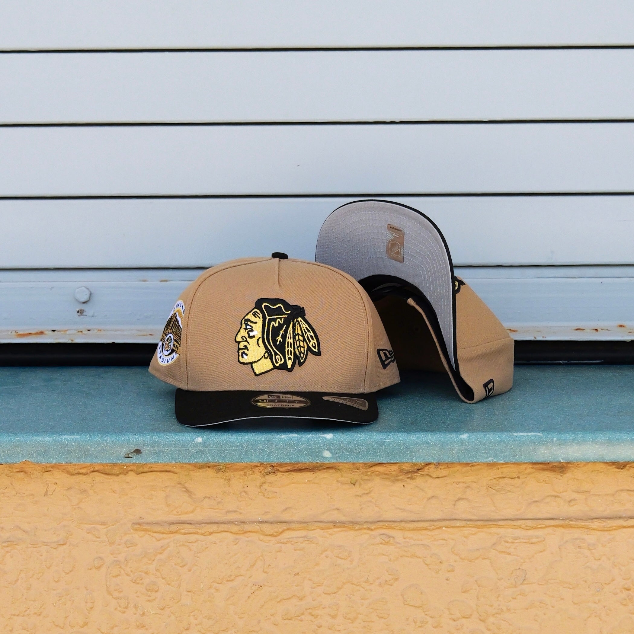 New Era Chicago Blackhawks 65th Anniversary 9FIFTY A-Frame Snapback-(Khaki/Black) - New Era