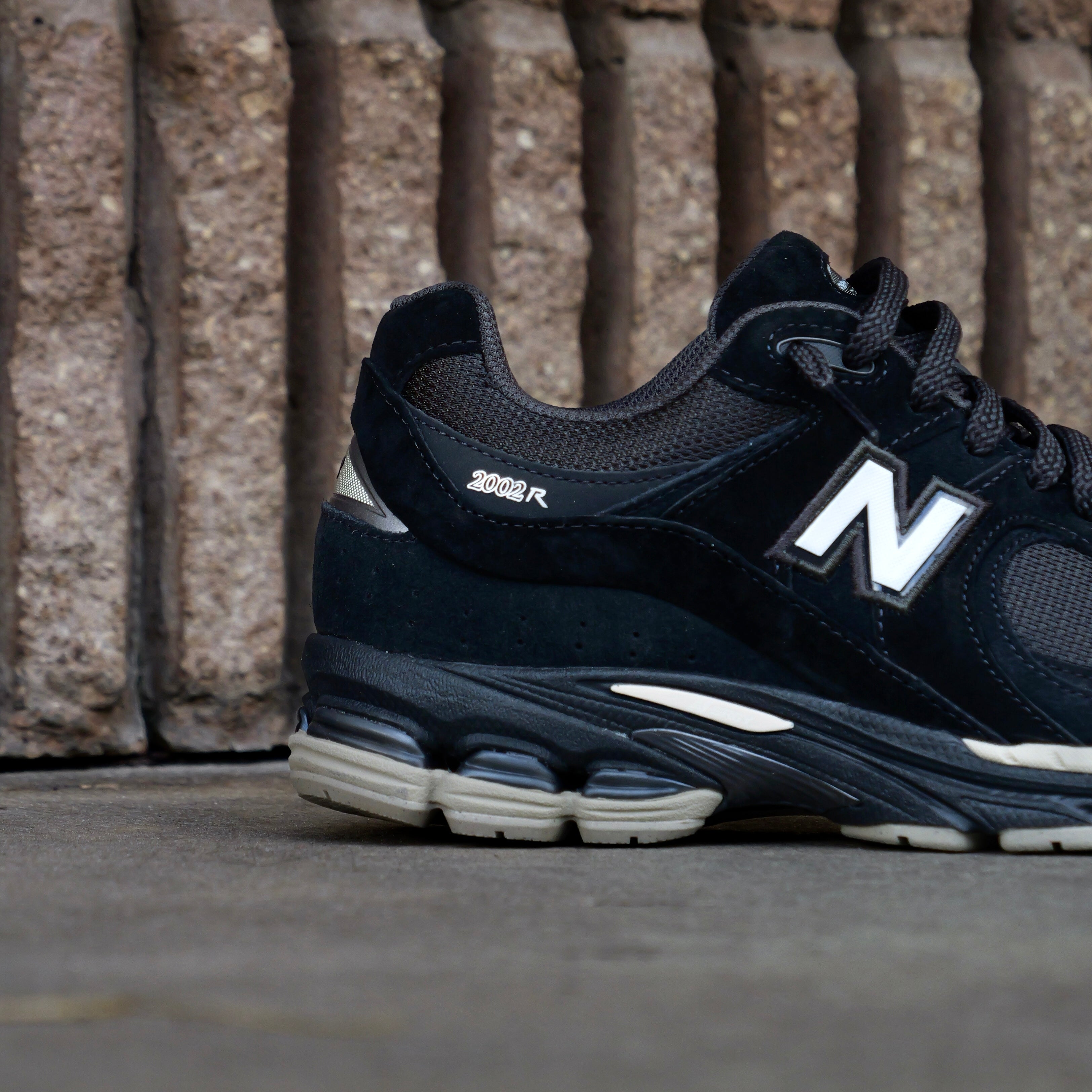 Mens New Balance 2002R (Black/Brown) - U2002RL - New Balance