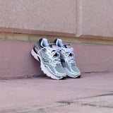 Mens Saucony ProGrid Omni 9 (Silver/Pink)
