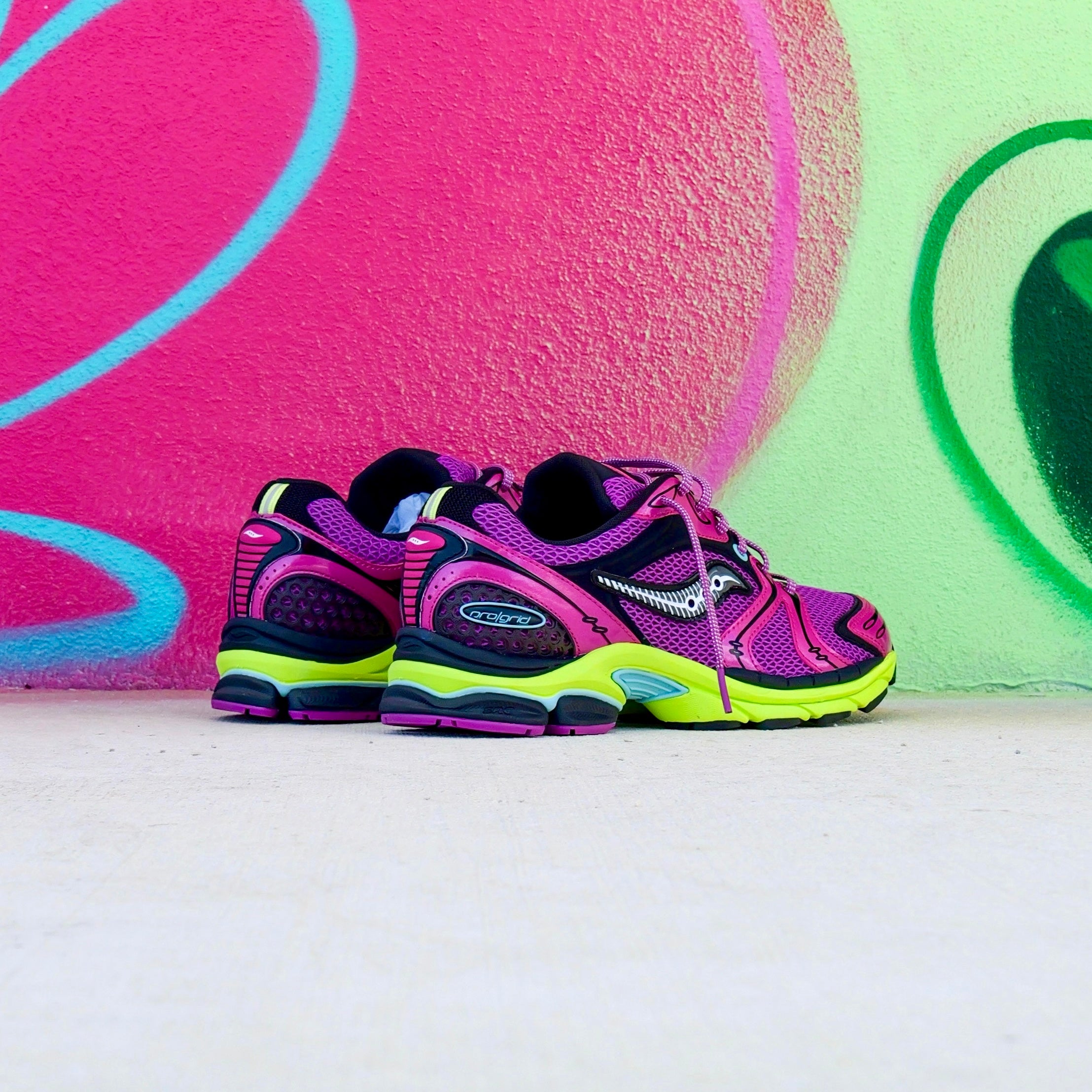Mens Saucony ProGrid Triumph 4 (Juice)