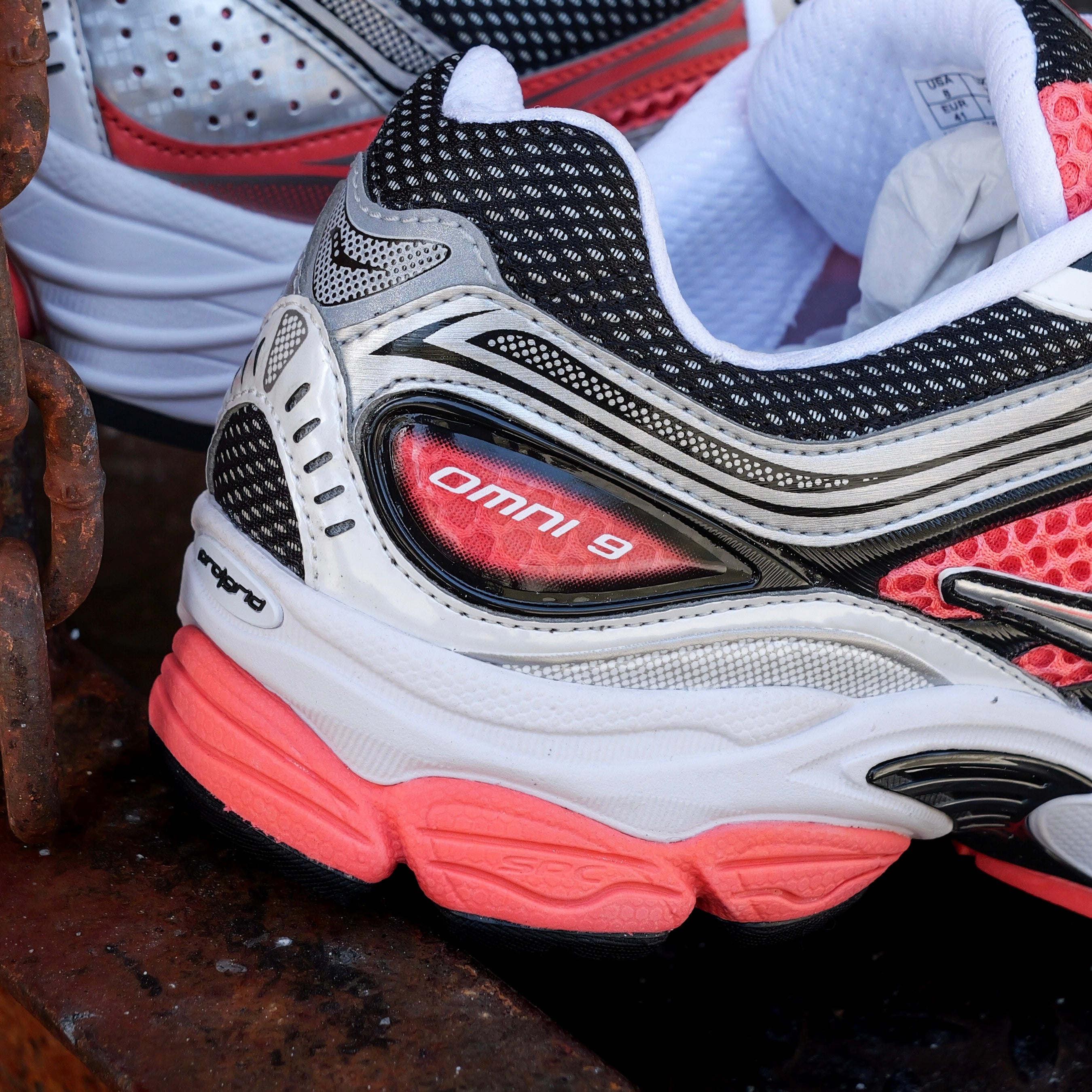 Mens Saucony ProGrid Omni 9 (Silver/Coral)