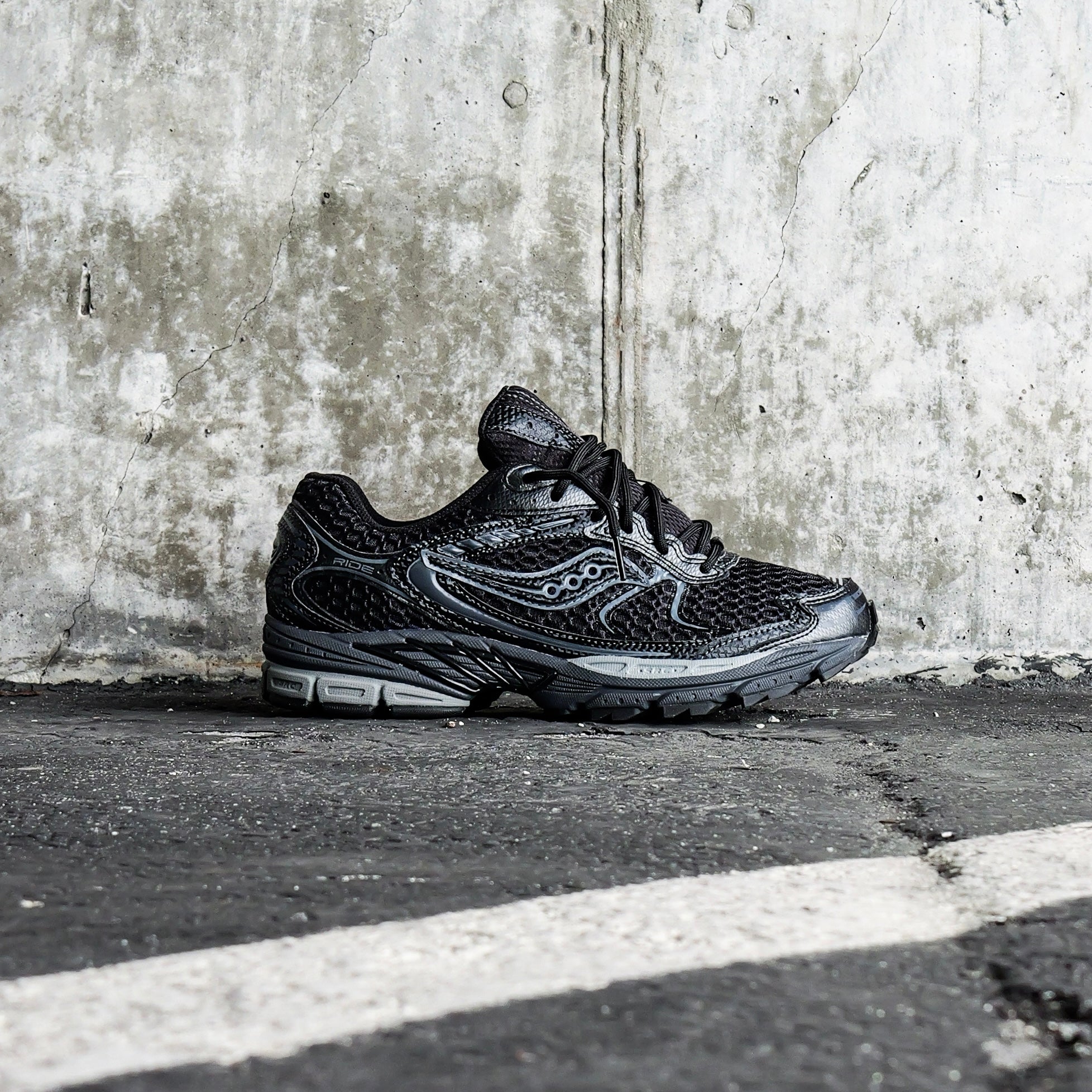 Mens Saucony Progrid Ride 1 (Black/Gunmetal)