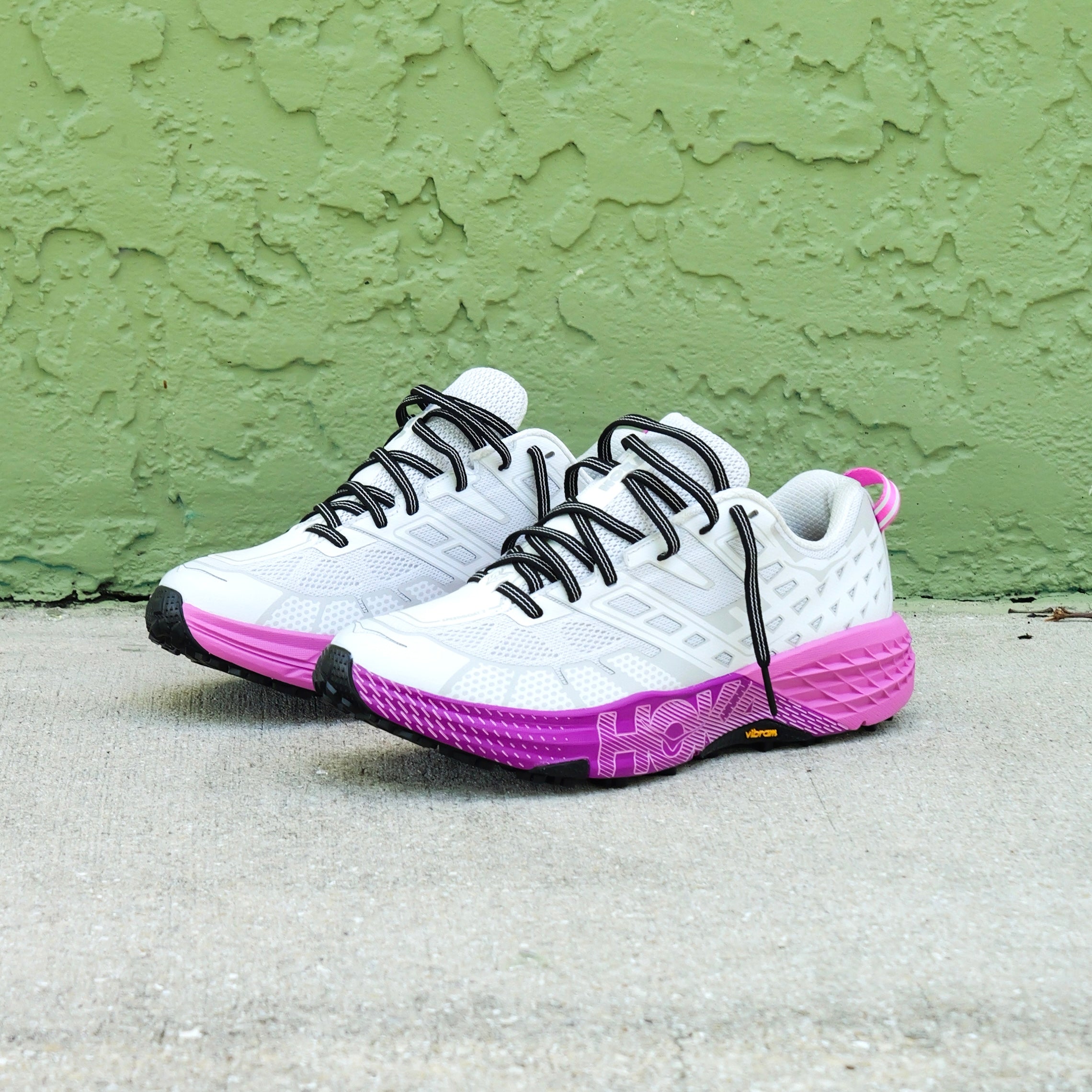 Hoka SpeedGoat 2 CNFC (Cosmic Grey / Neon Fuchsia)