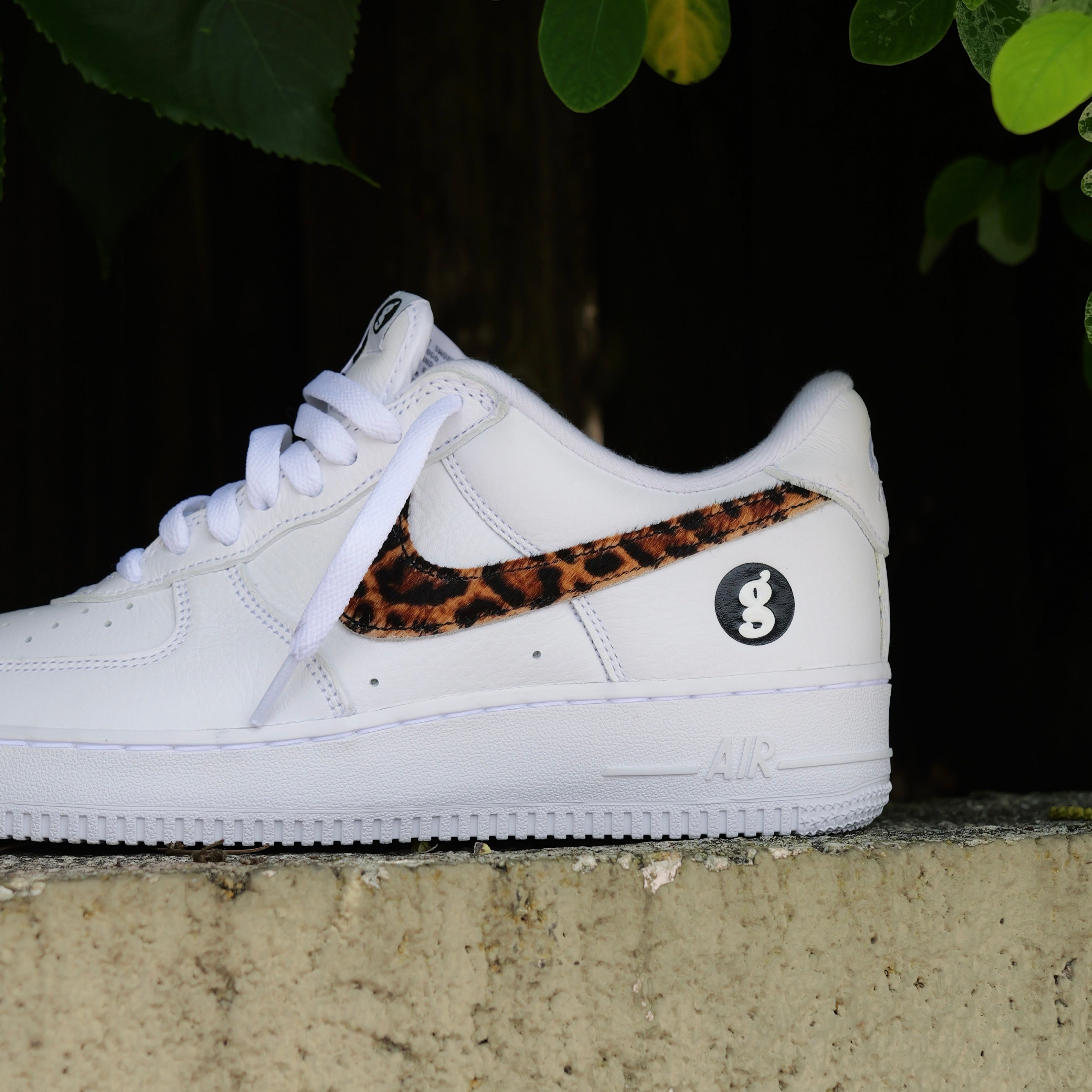 Nike x Supreme Air Force 1 Low SP (White/Cheetah)