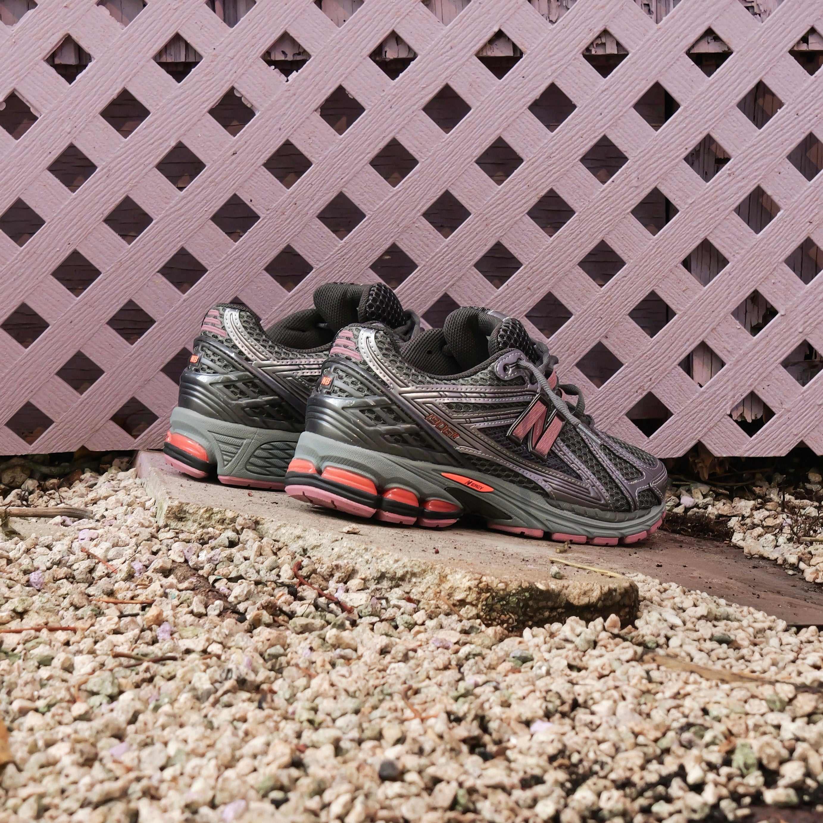 Mens New Balance 1906RVI (Grey/Pink) U190629R