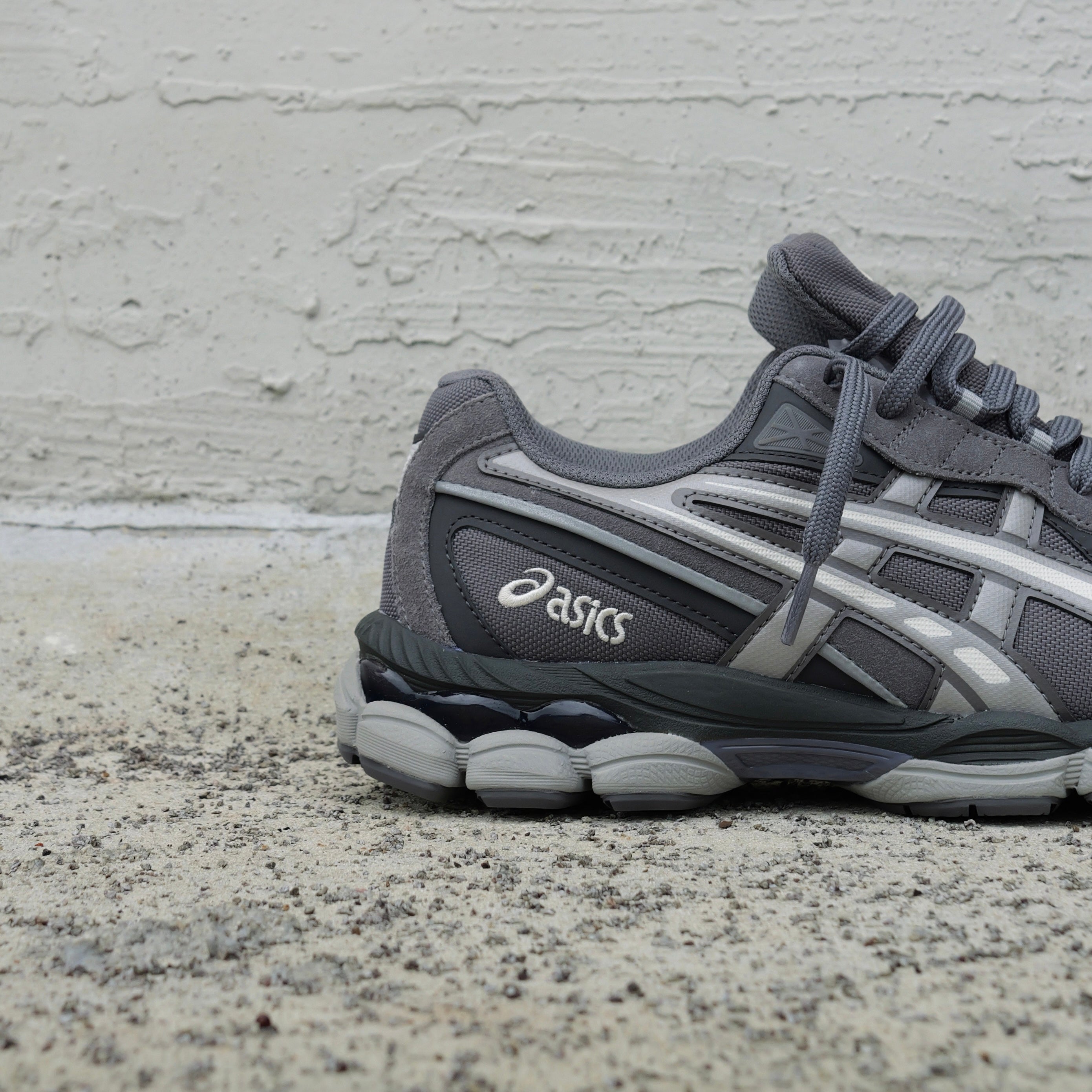 Mens Asics Gel-NYC 2055 (Carbon/Cement)