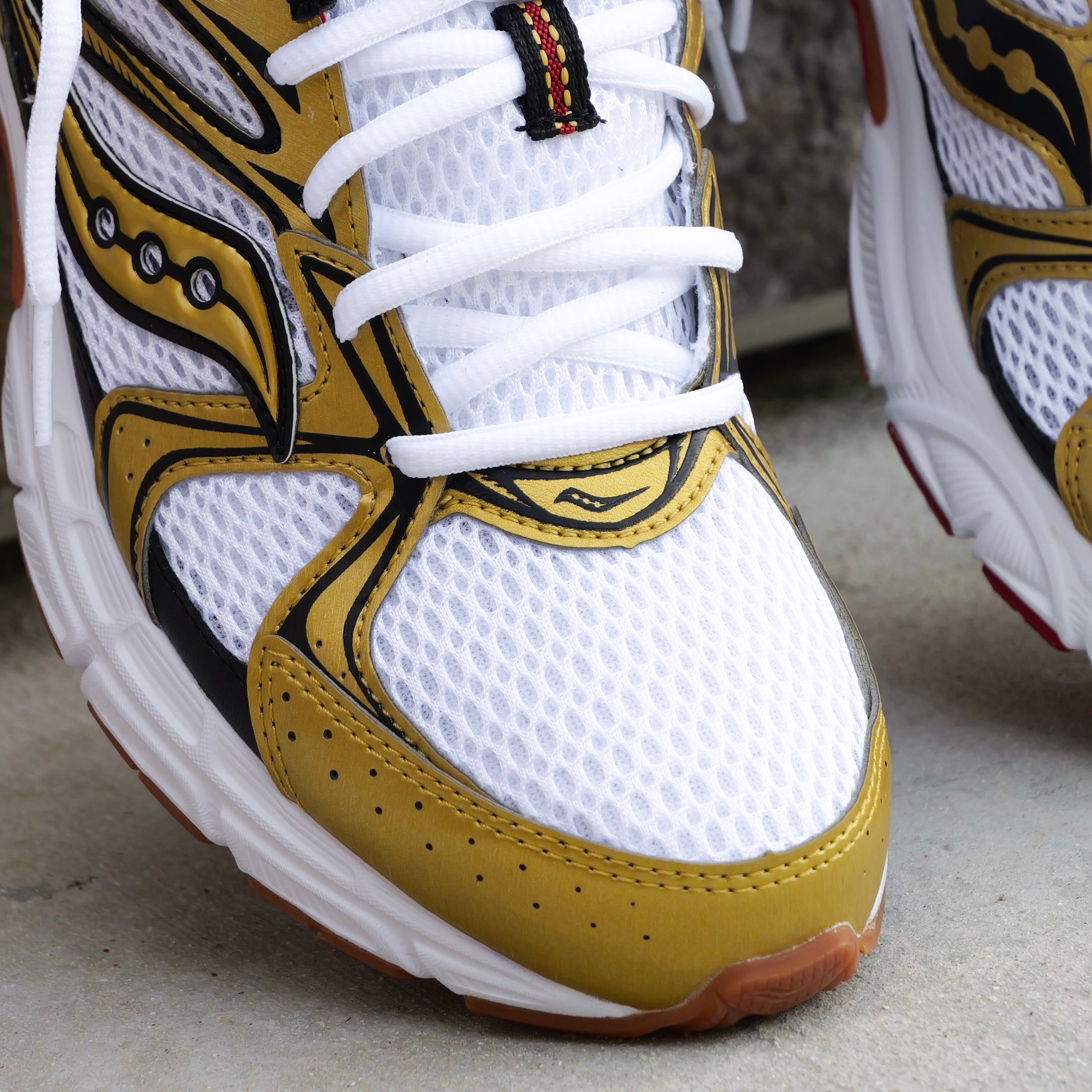 Mens Saucony Ride Millennium (White/Gold)