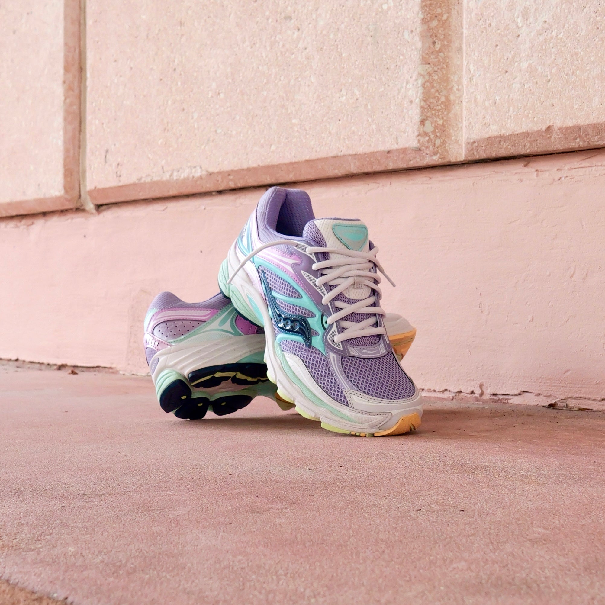 Mens Saucony ProGrid Omni 9 (Wisteria/Blue) - Saucony
