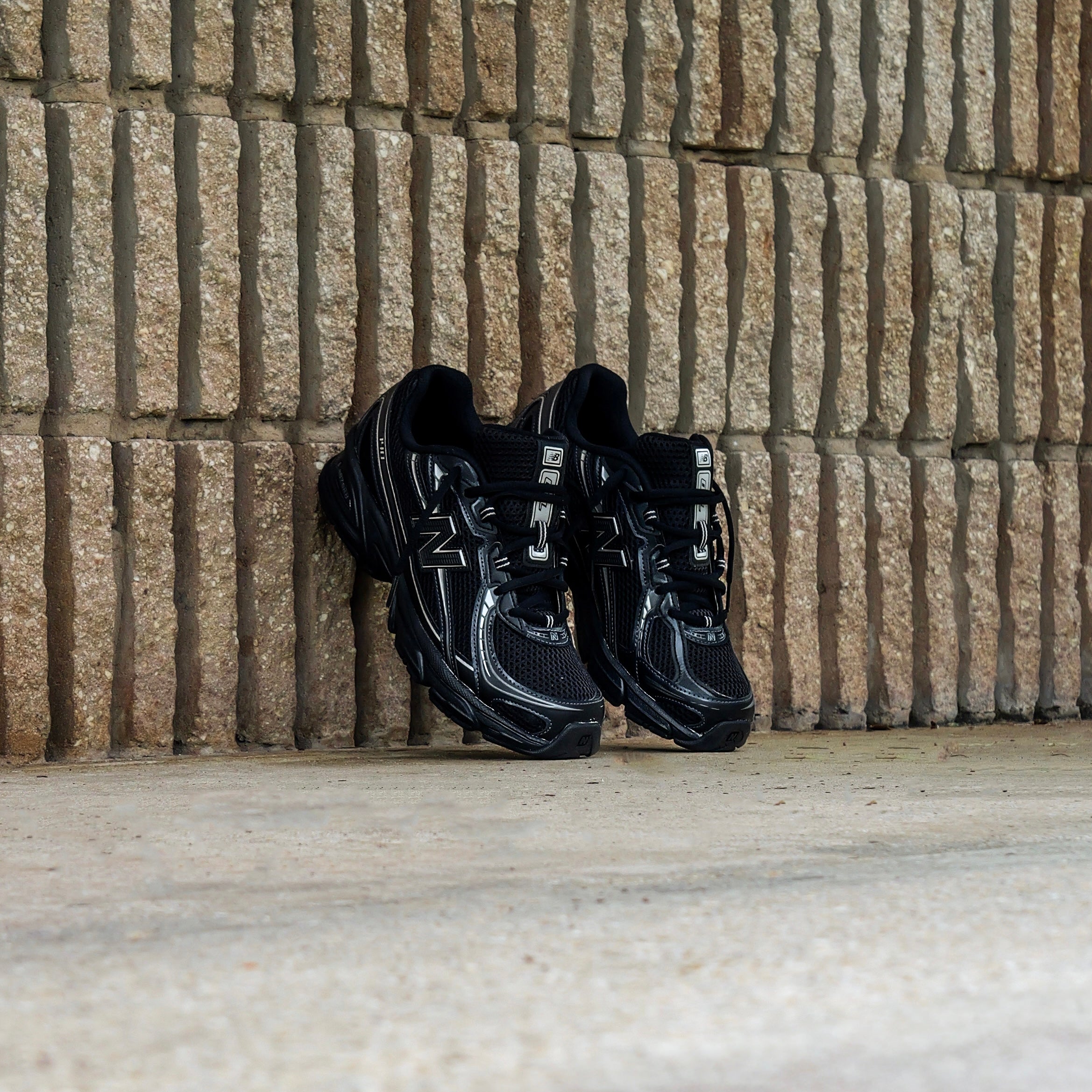 Mens New Balance 740 (Black/Metallic Silver) - U740BM2 - New Balance