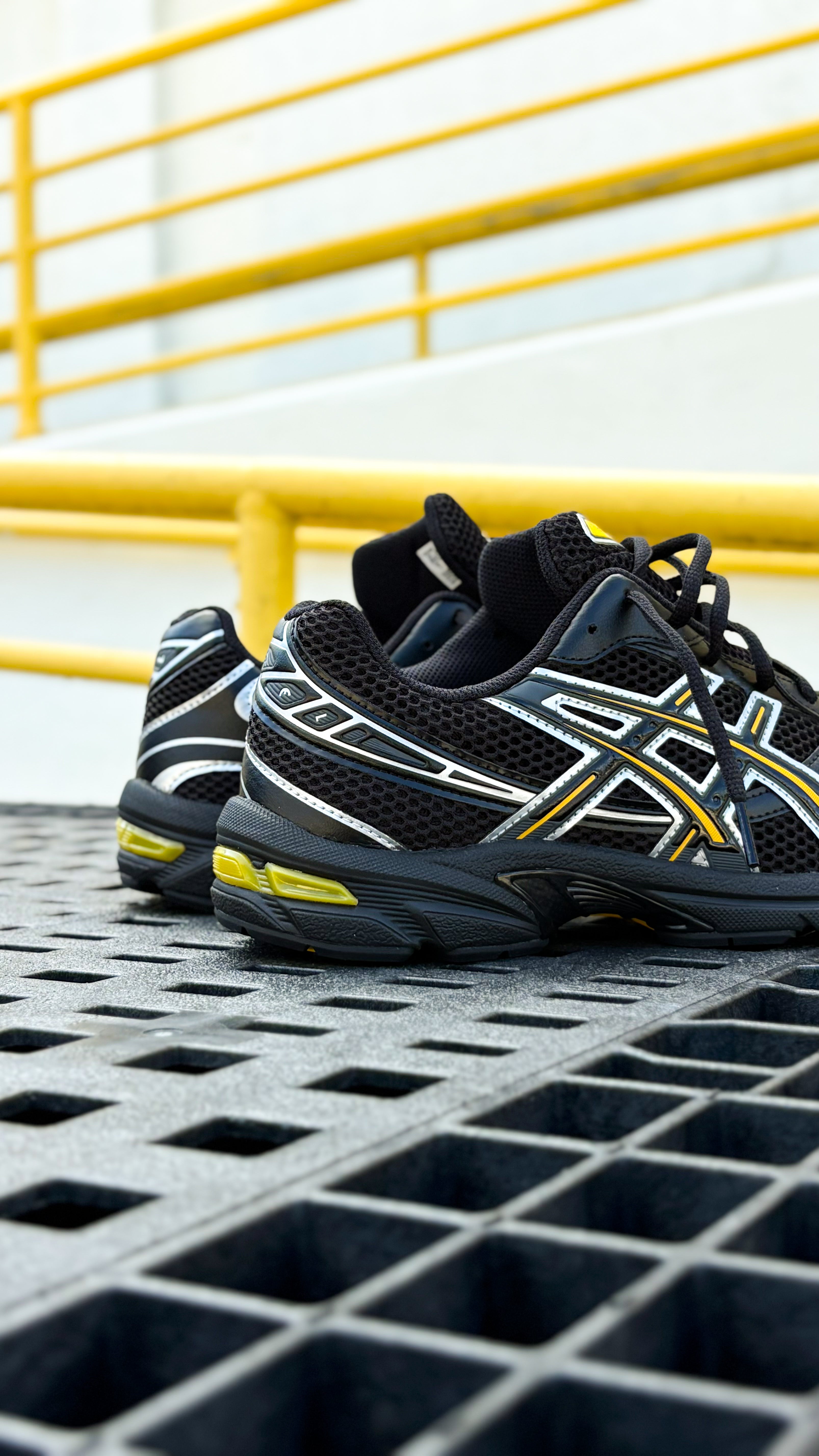 Mens Asics Gel-1130 (Black/Yellow)