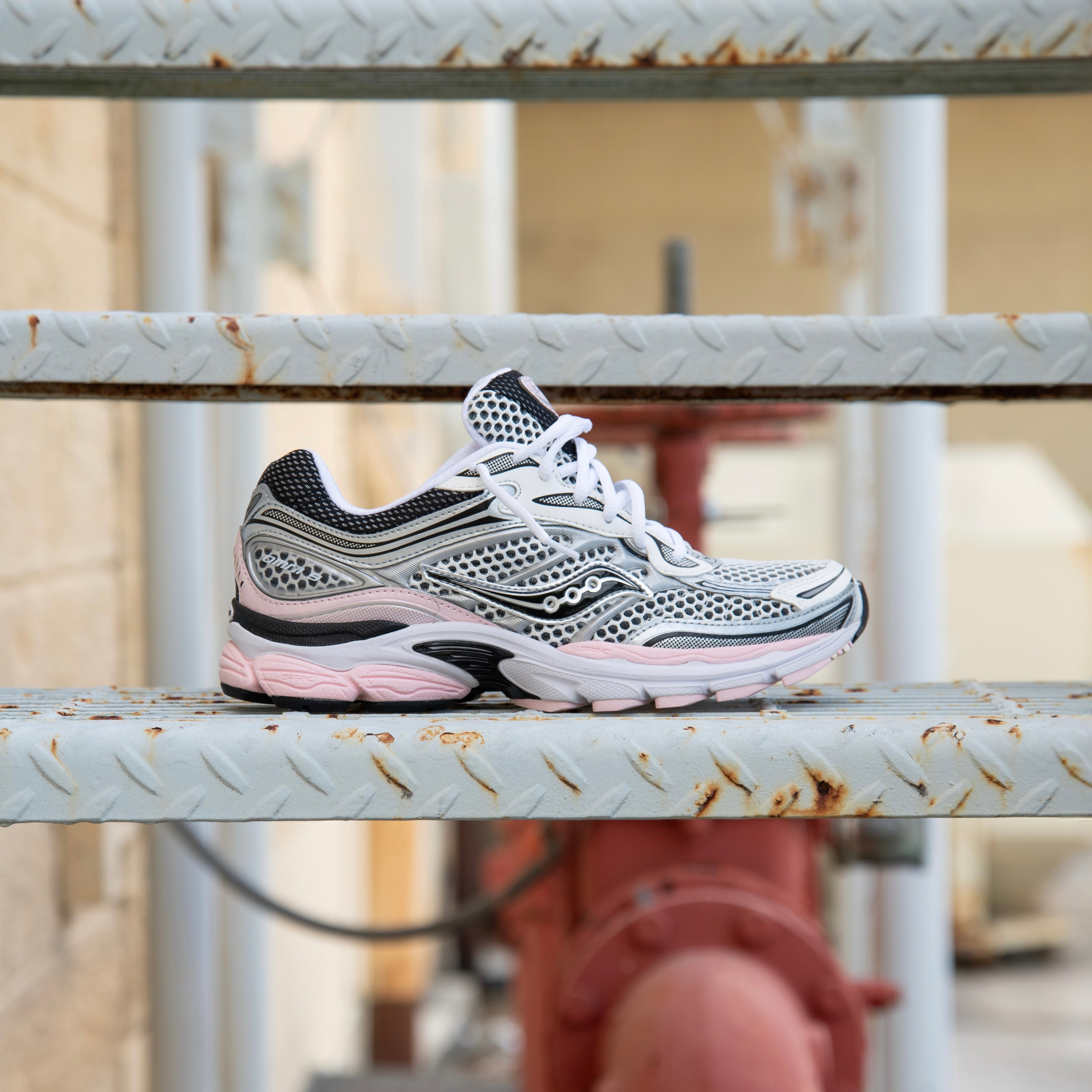 Mens Saucony ProGrid Omni 9 (Silver/Pink) - Saucony