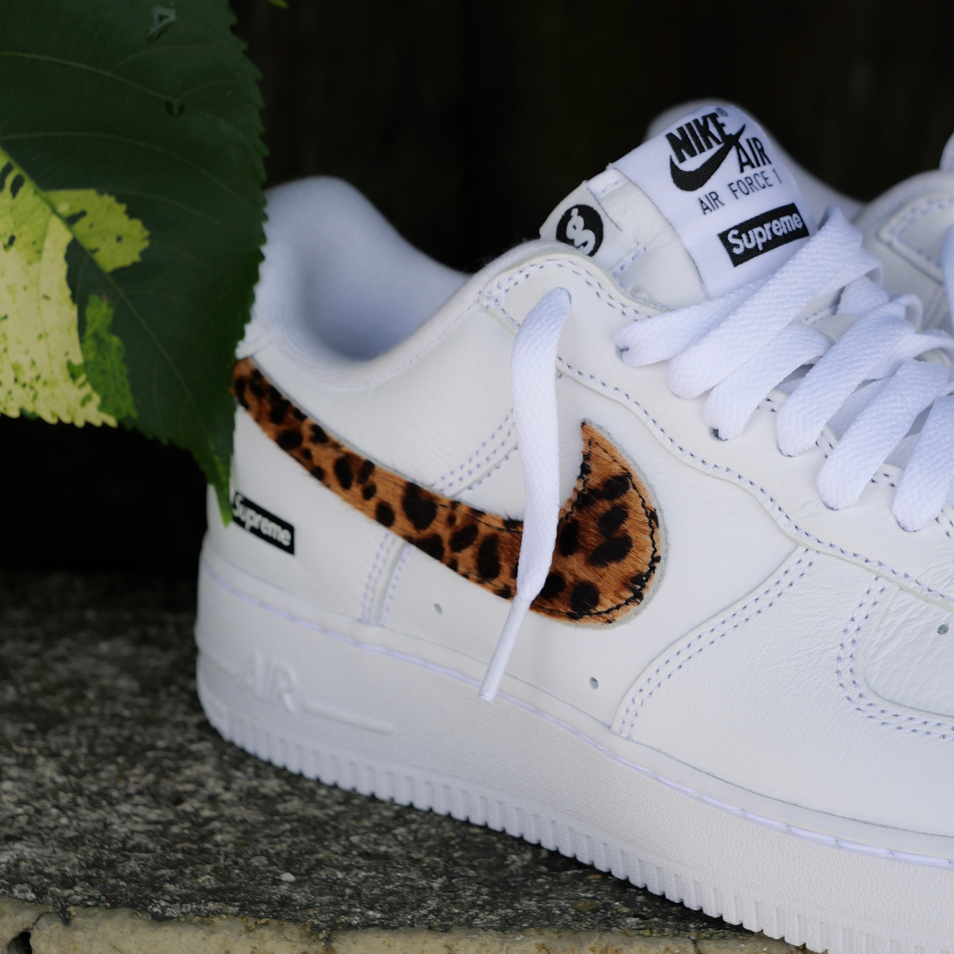 Nike x Supreme Air Force 1 Low SP (White/Cheetah)