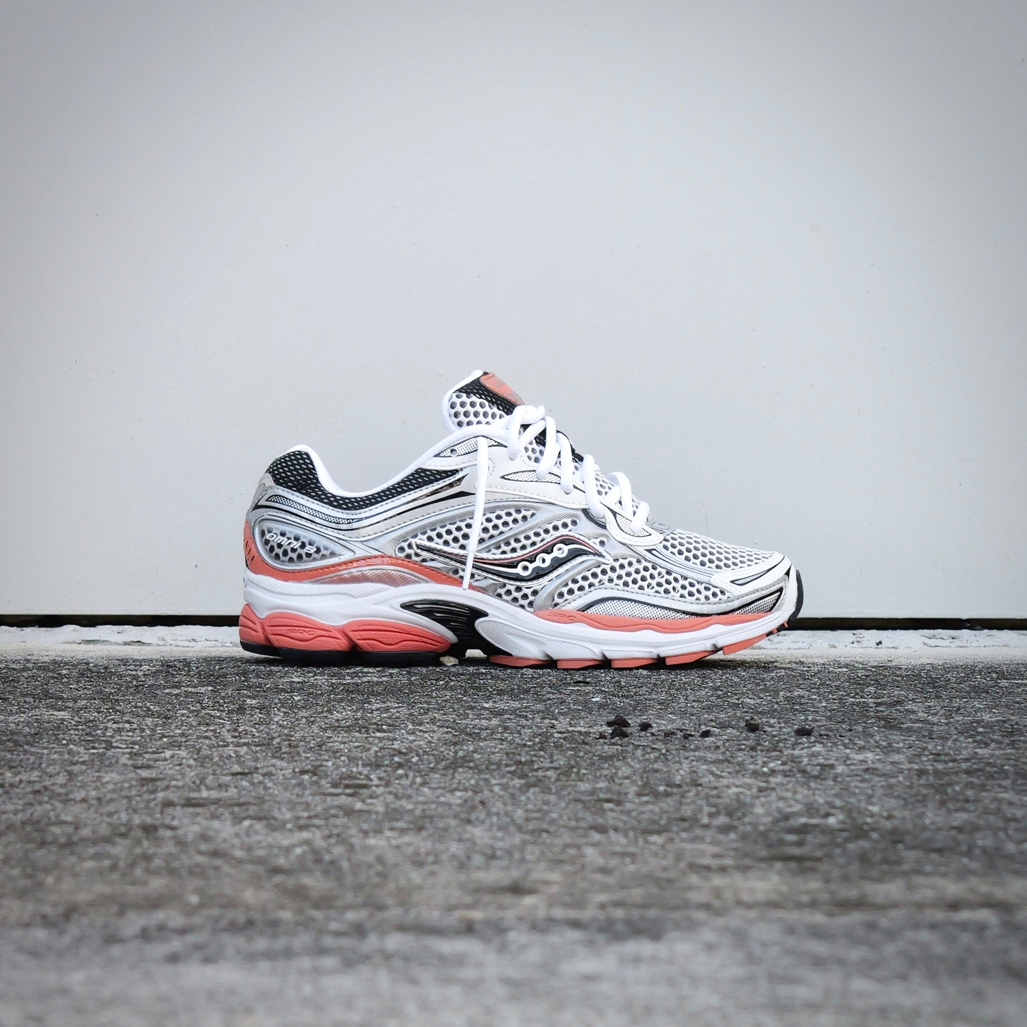 Mens Saucony ProGrid Omni 9 (Silver/Orange)