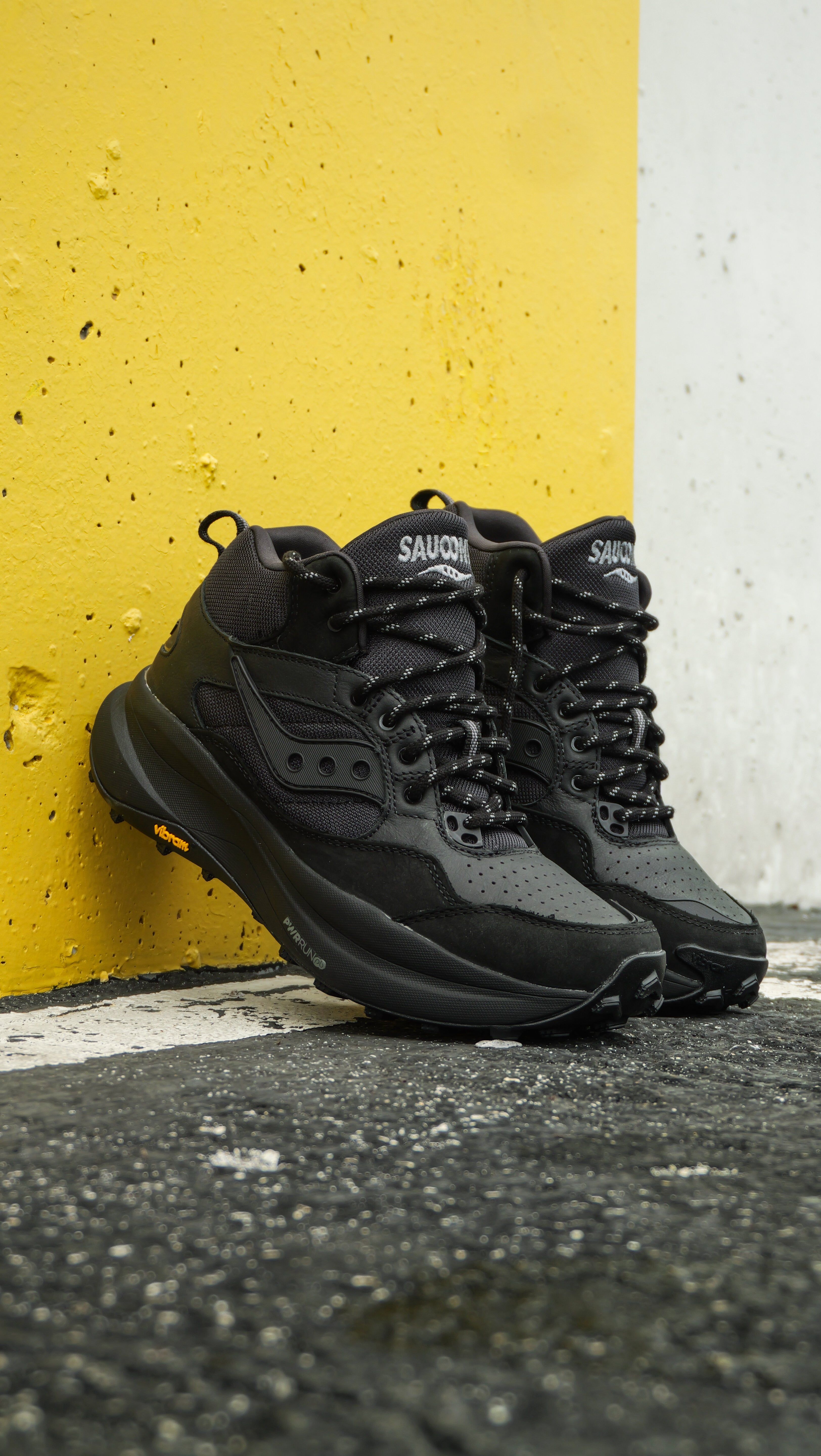 Mens Saucony Trekker LS (Black)