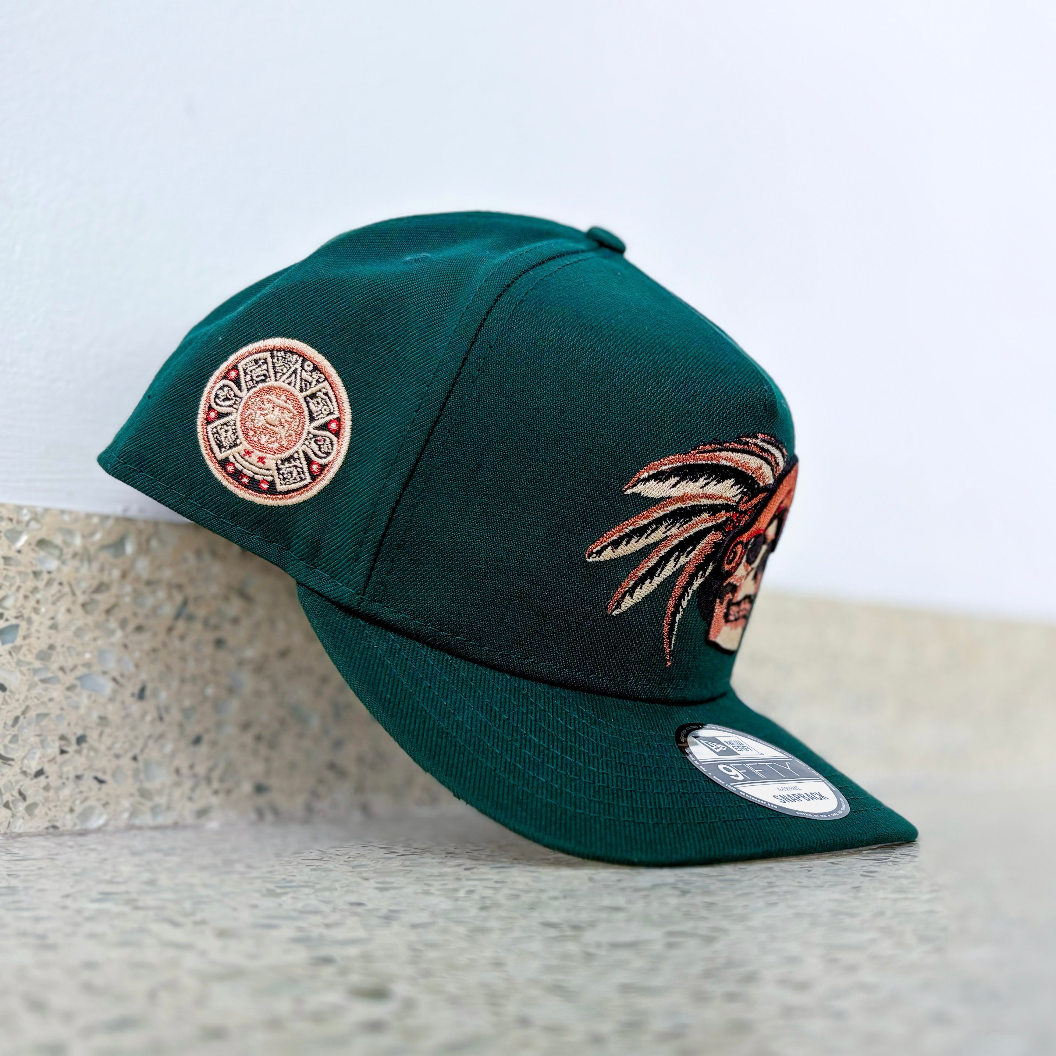 New Era Mexico Aztec Skull Chief Calendar Side Patch Grey UV 9Fifty A-Frame Snapback (Dark Green)