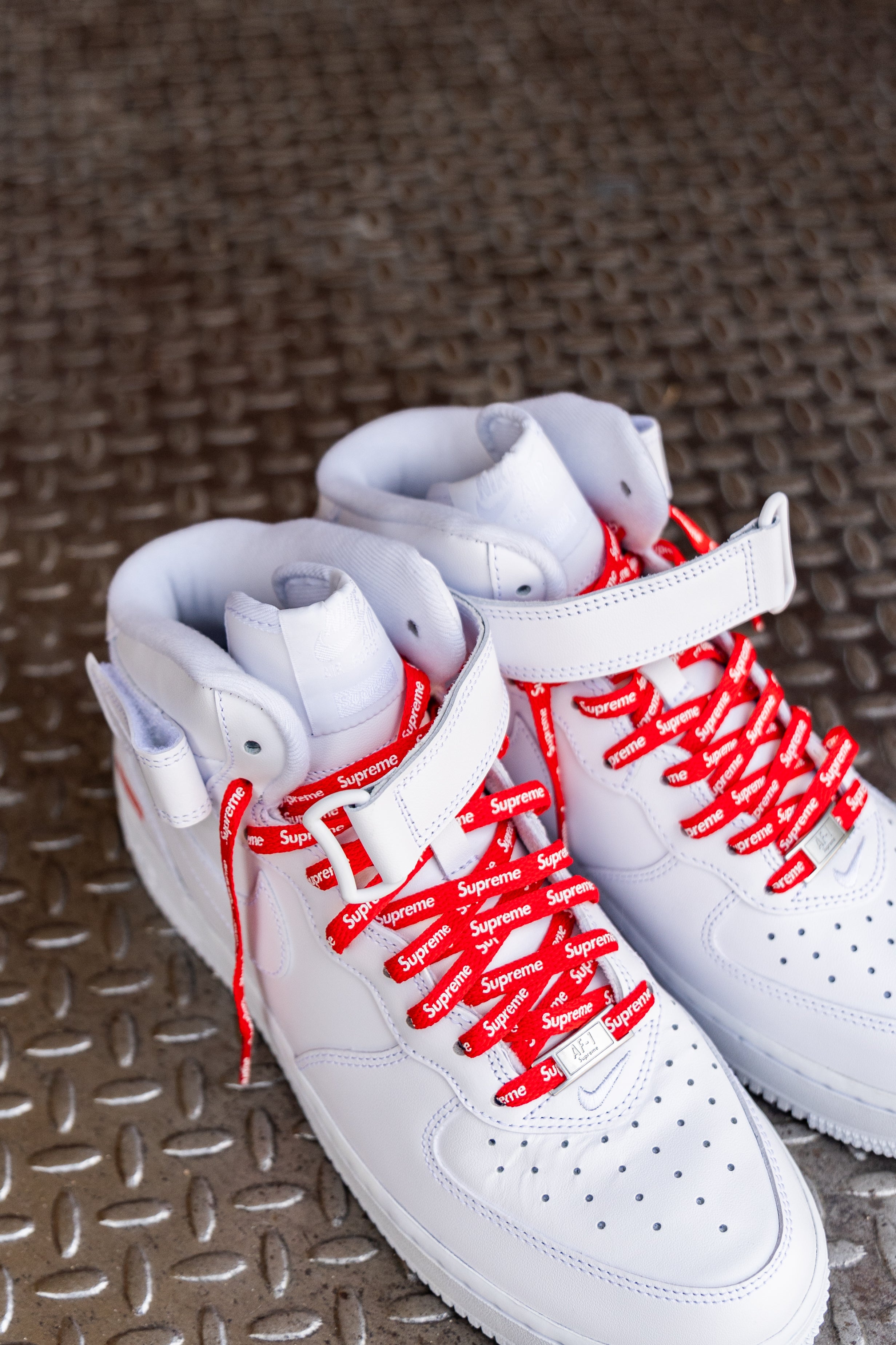 Nike x Supreme Air Force 1 Mid SP (White)