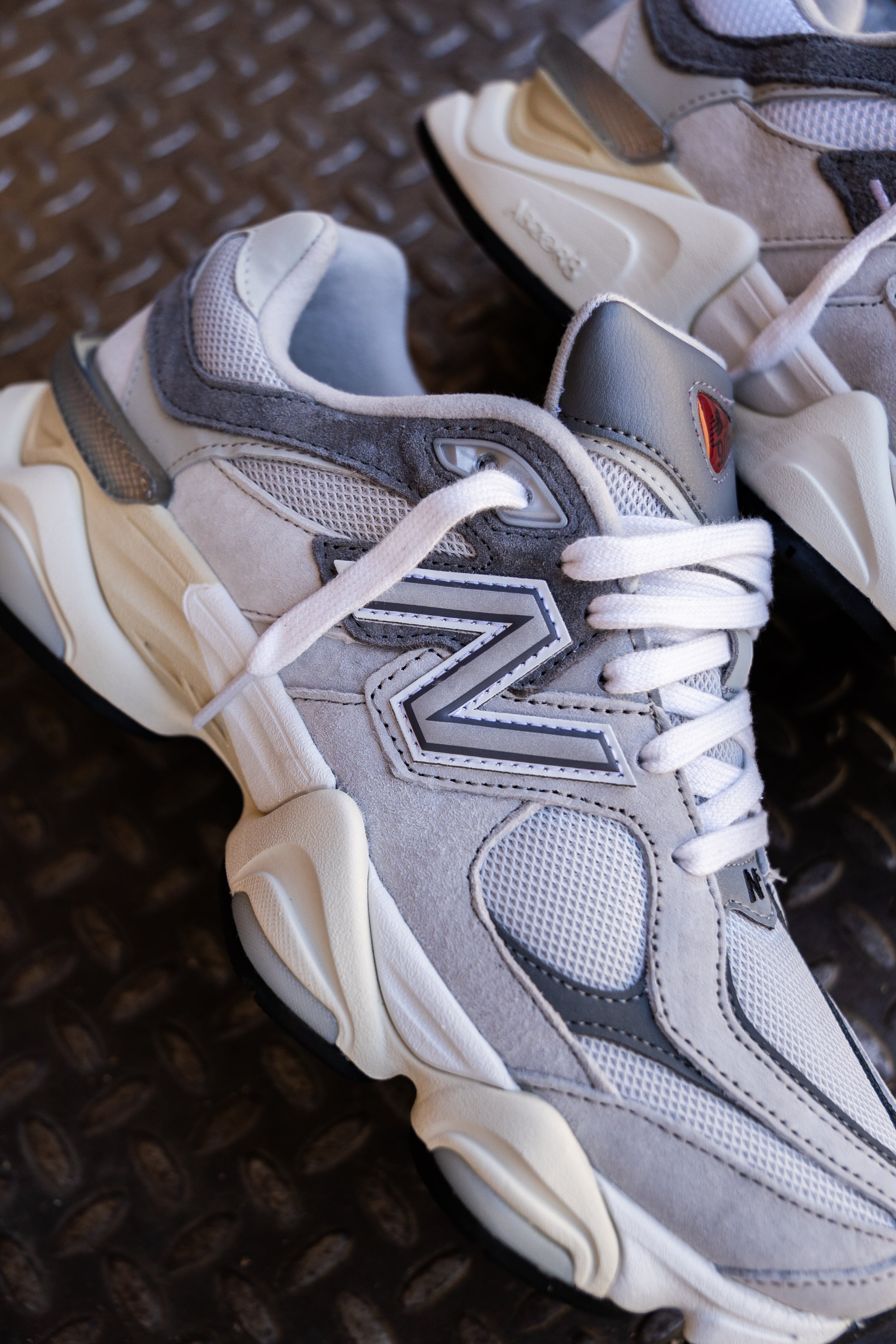 Mens New Balance 9060 (Grey/Grey)