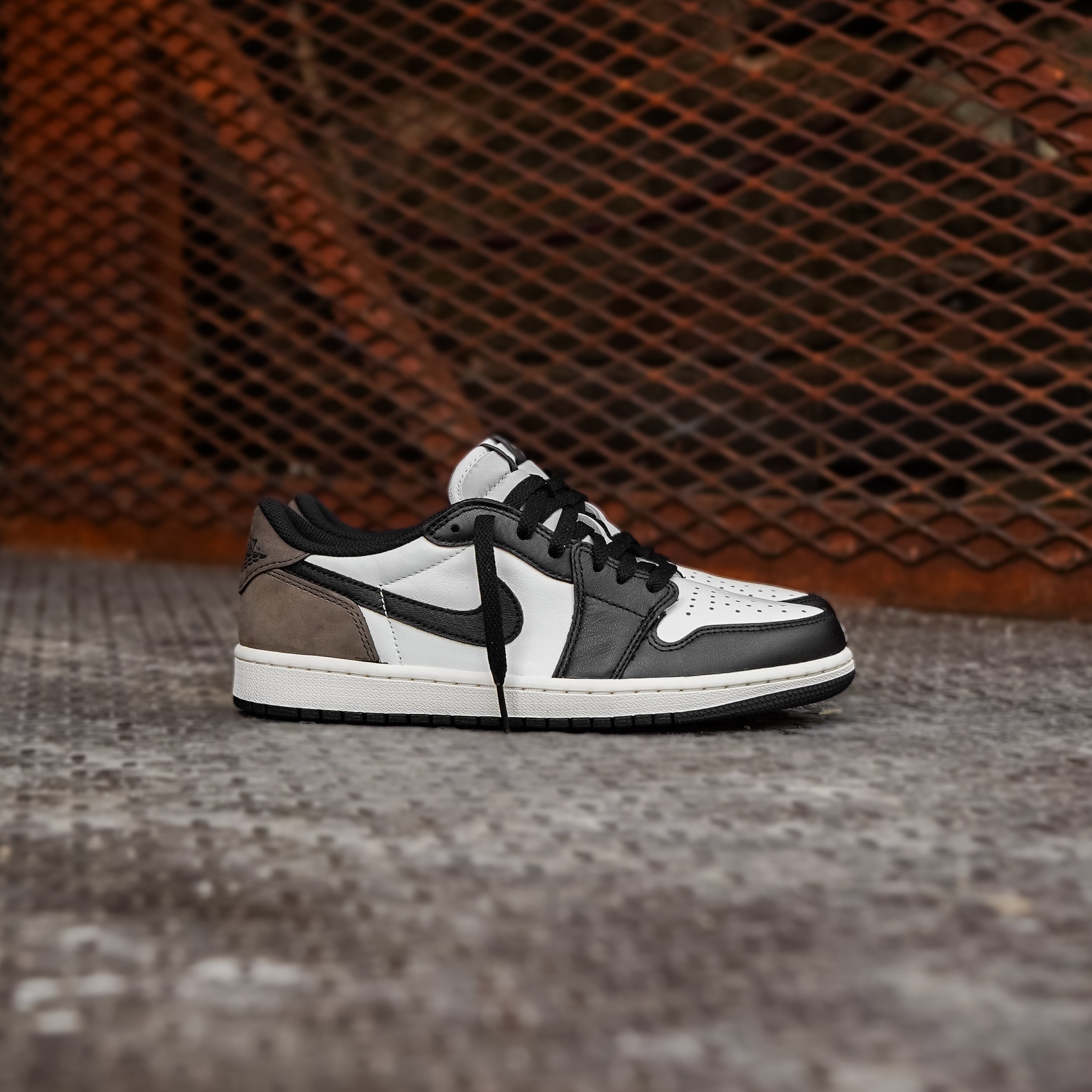 Mens Air Jordan 1 Low OG (Mocha)