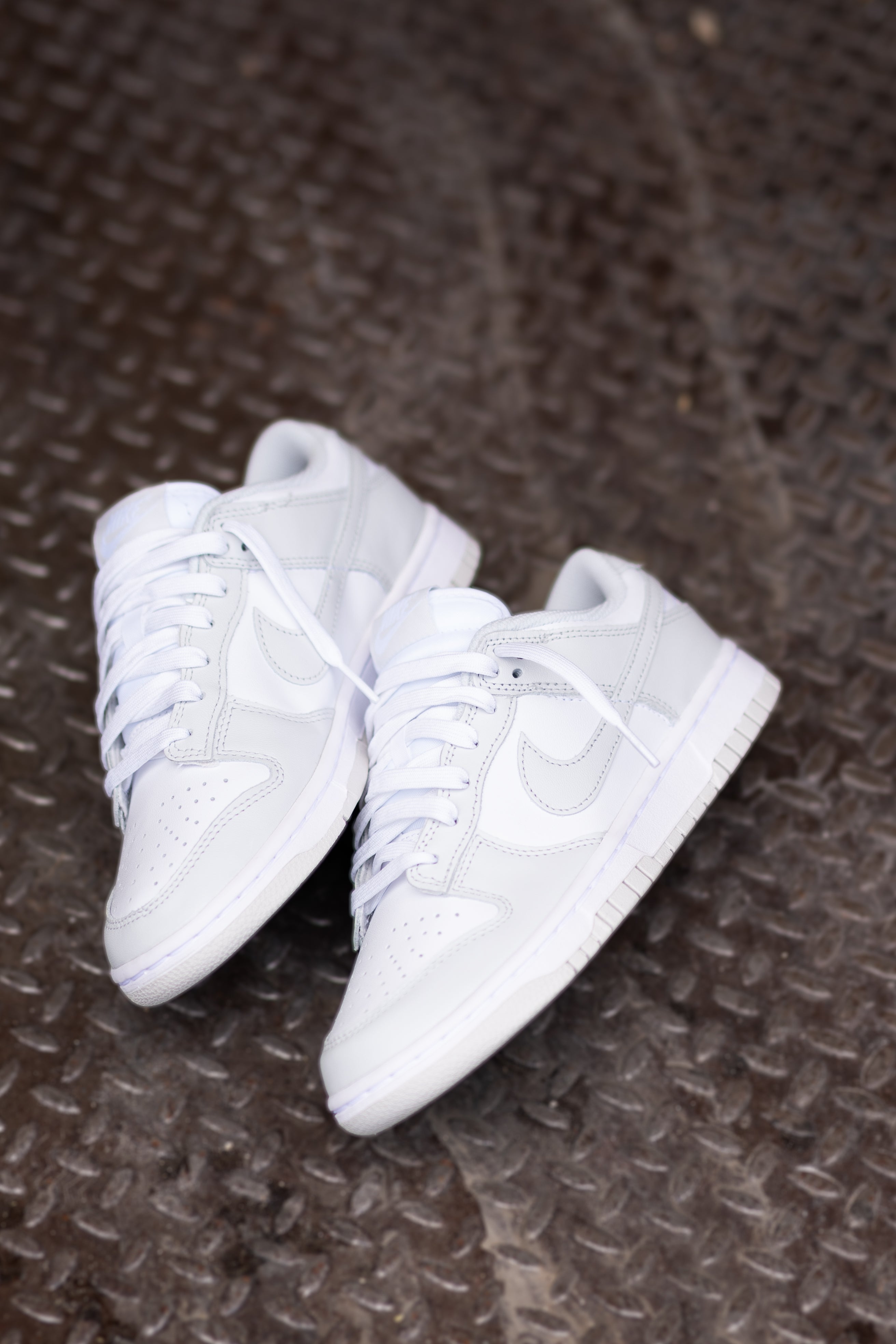 Women's Nike Dunk Low (White/Photon Dust)