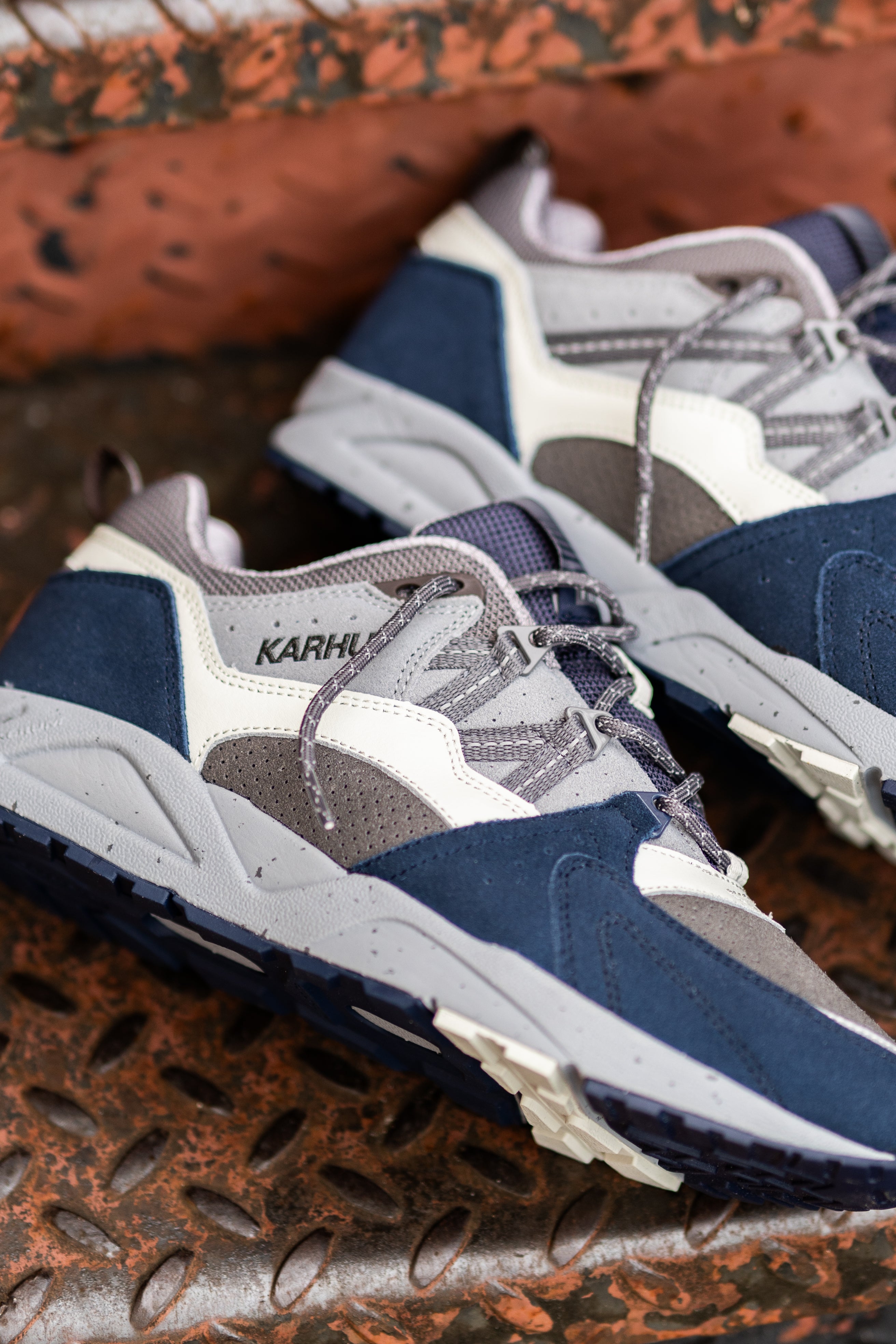 Karhu Fusion 2.0 (Mood Indigo/Smoked Pearl)