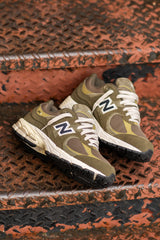 Mens New Balance 2002R (Green/Khaki) - M2002RZD