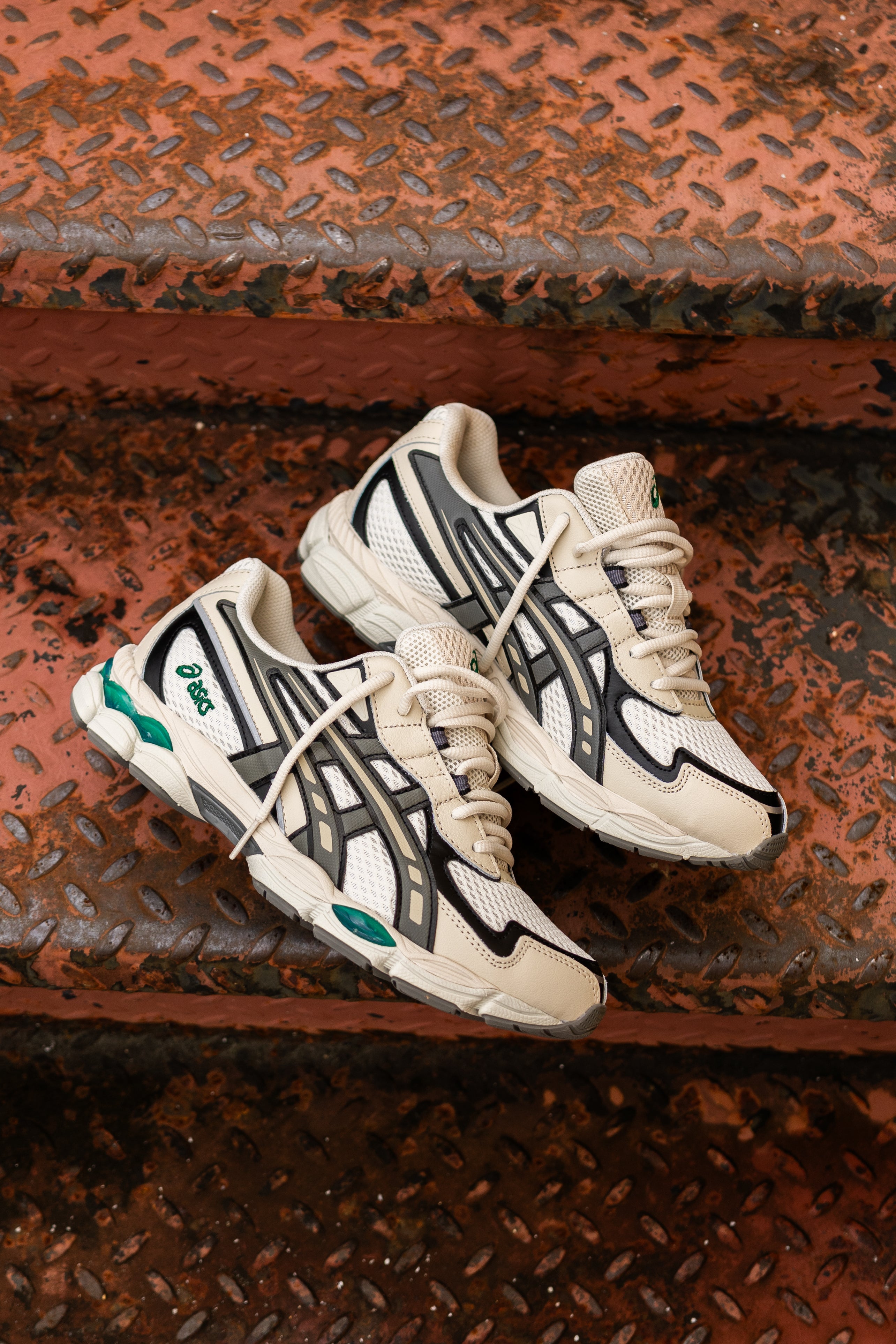 Mens Asics Gel-NYC 2055 (Pale Oak/Truffle Grey) 1203A542.200