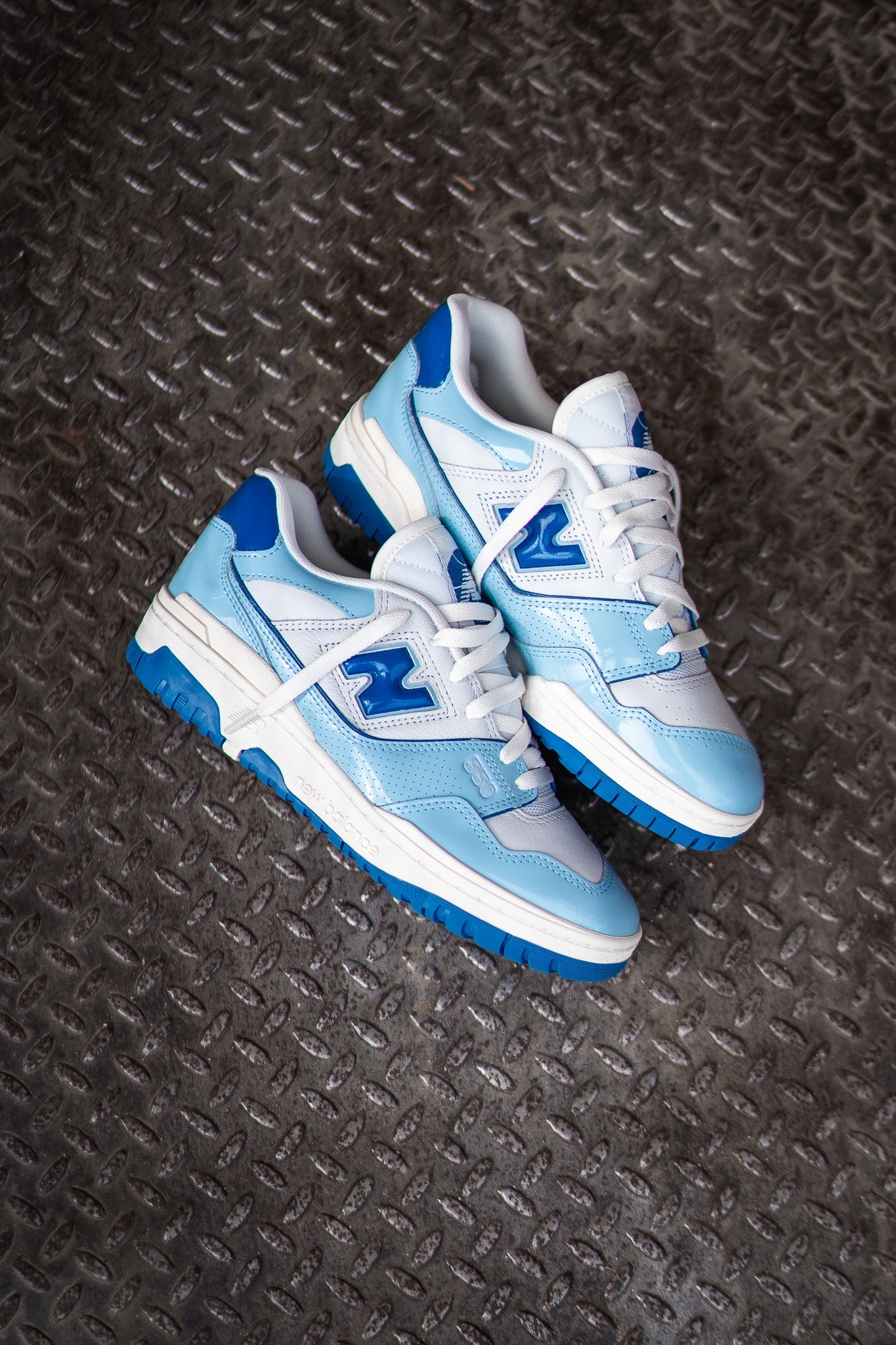 Mens New Balance 550 (White/Powder Blue) - BB550YKE - SNEAKER TOWN