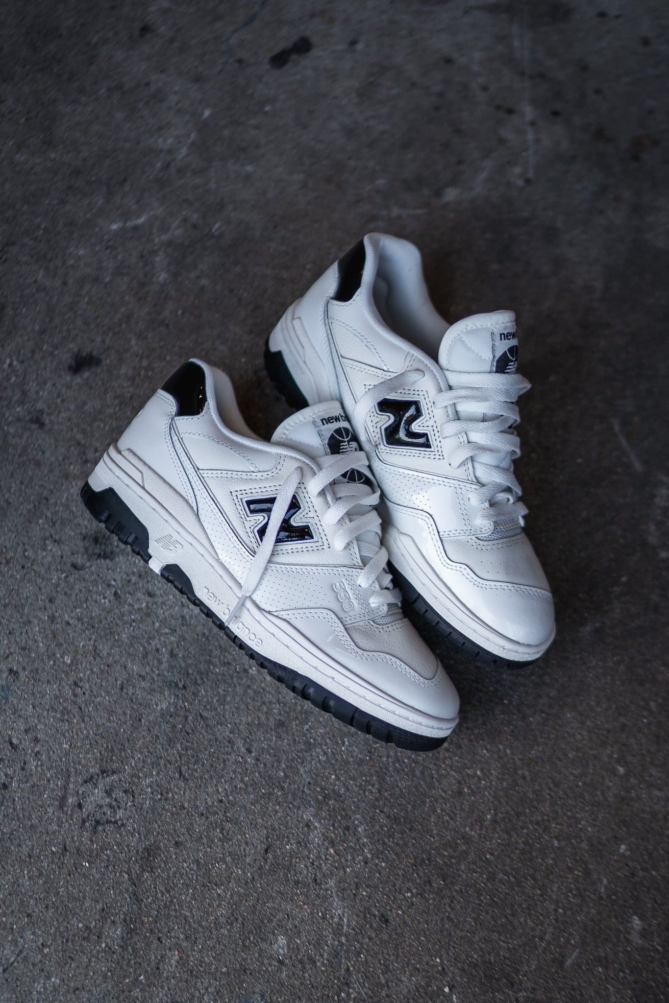 Mens New Balance 550 (White/Black) - BB550YKF - SNEAKER TOWN