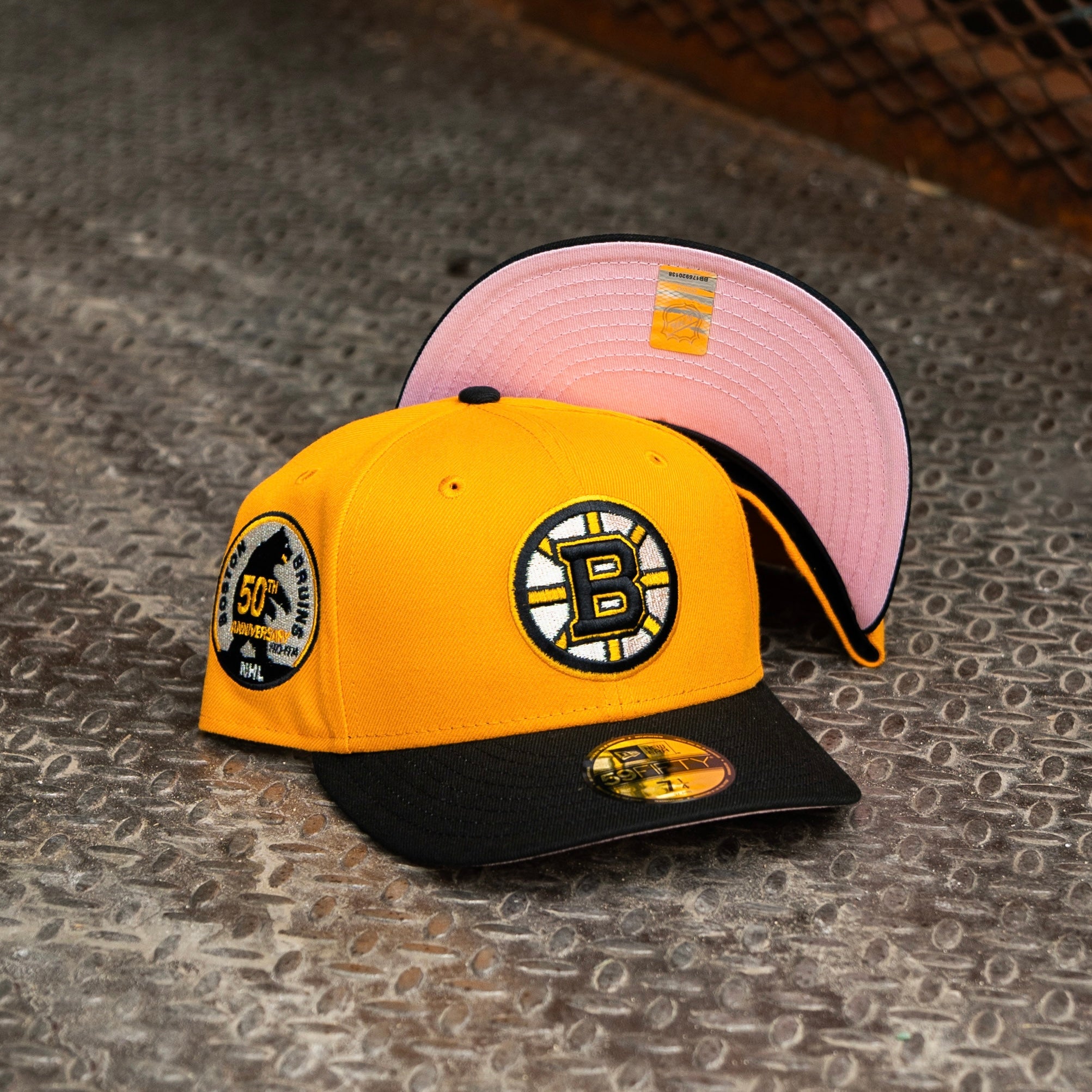 New Era Boston Bruins 50th Anniversary Pink UV 59Fifty Fitted (Gold/Black)