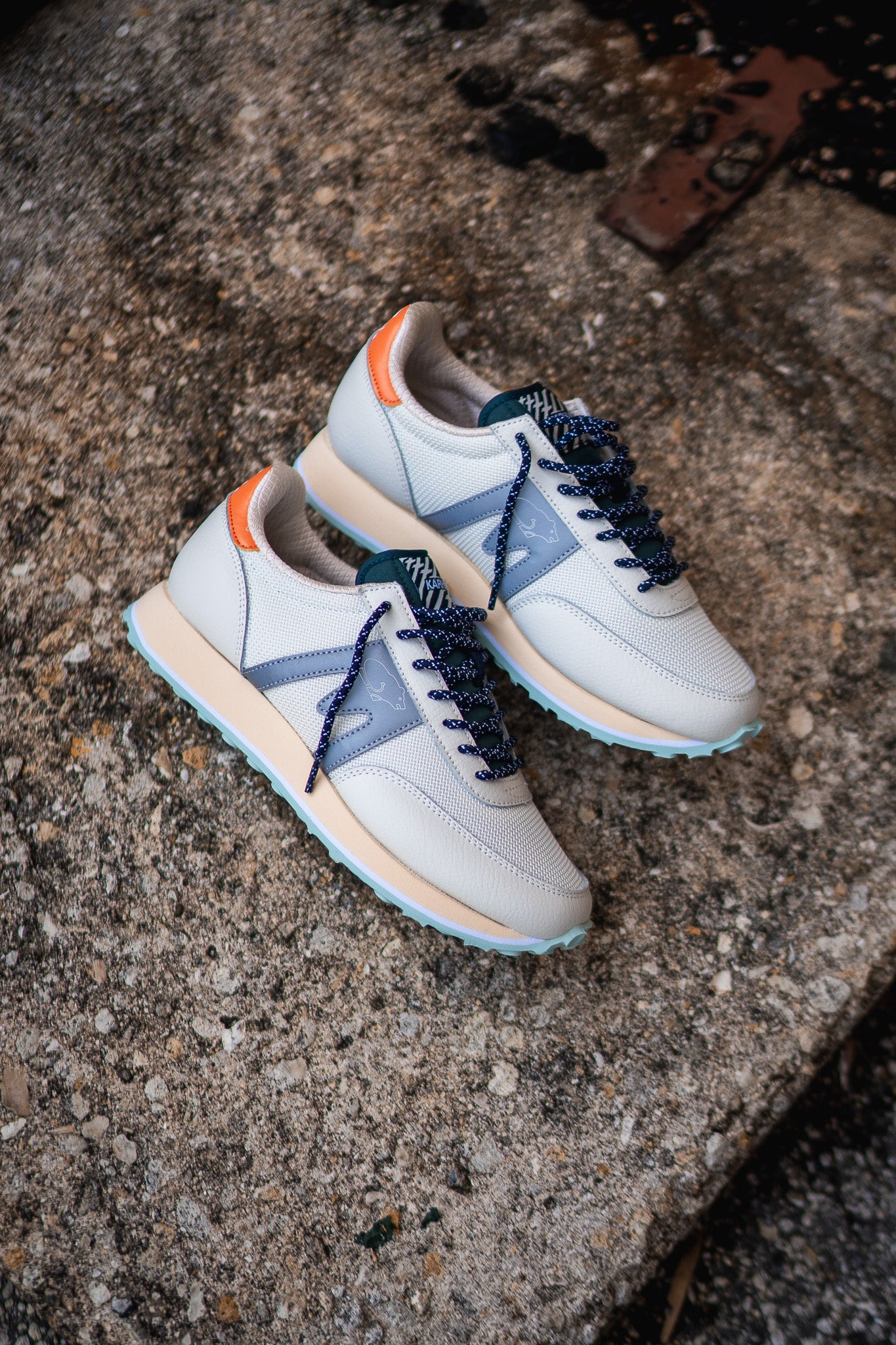 Karhu Albatross Control (Lily White/Silver) - Karhu