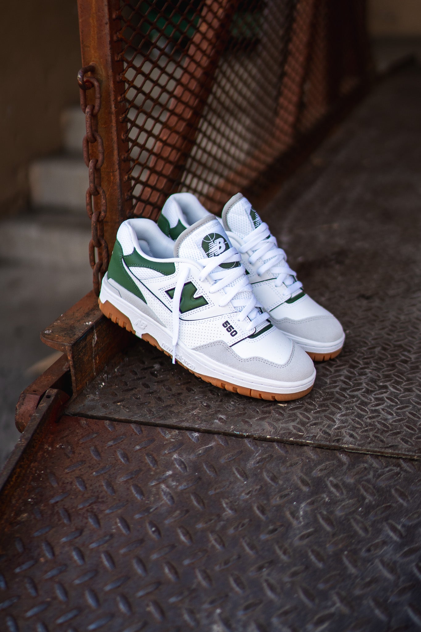 Mens New Balance 550 (White/Pine Green) - BB550ESB - SNEAKER TOWN