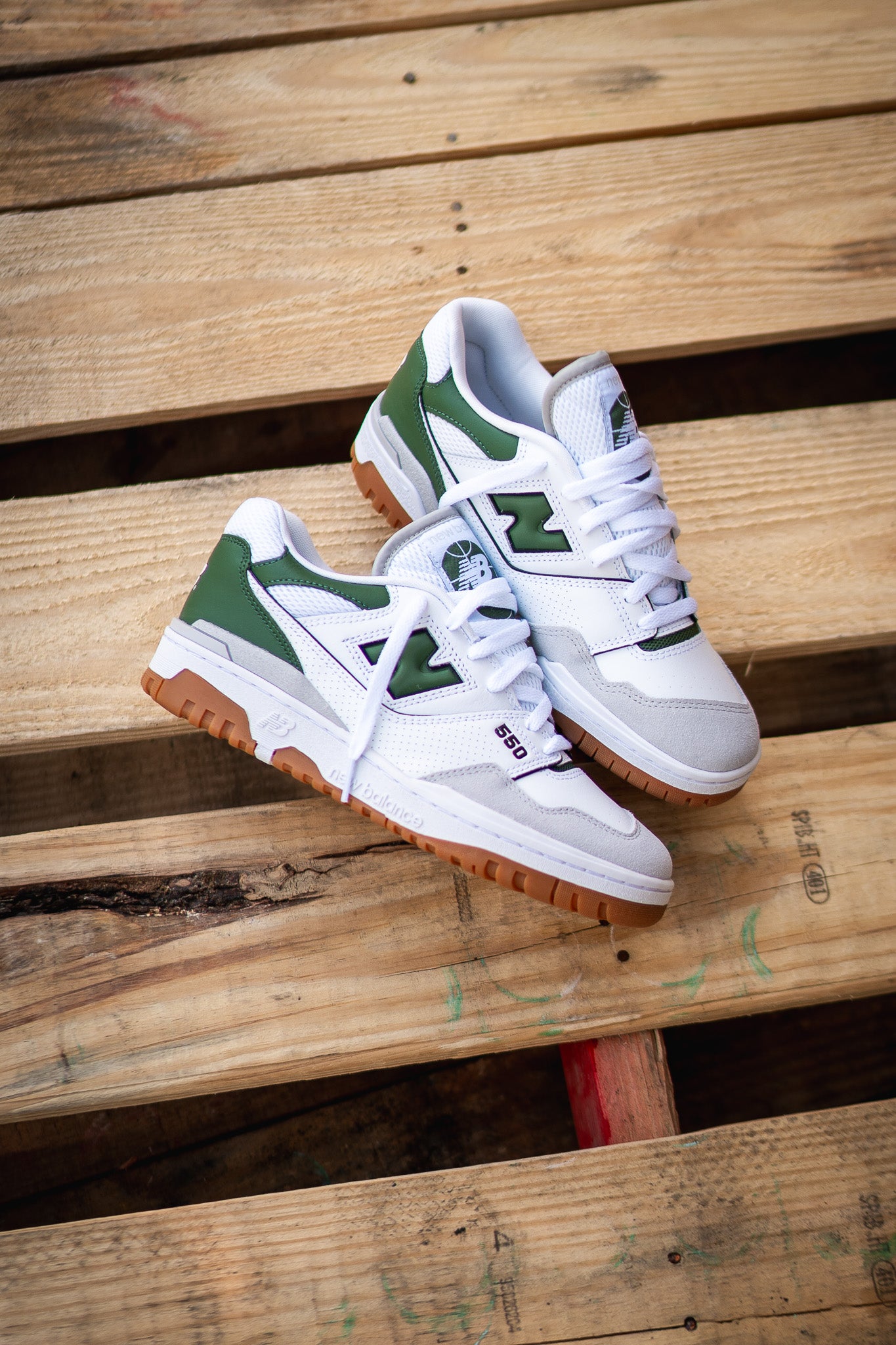 Mens New Balance 550 (White/Pine Green) - BB550ESB - SNEAKER TOWN