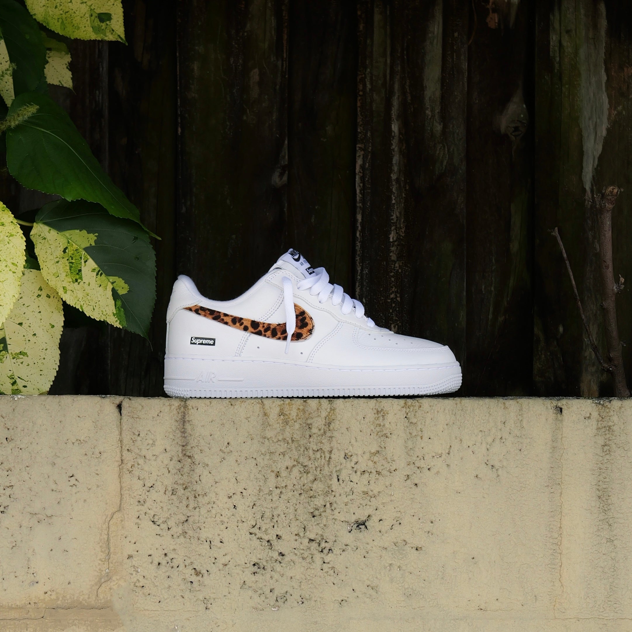 Nike x Supreme Air Force 1 Low SP (White/Cheetah)