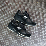 Mens New Balance 2002R (Black/Off White) - U2002RL