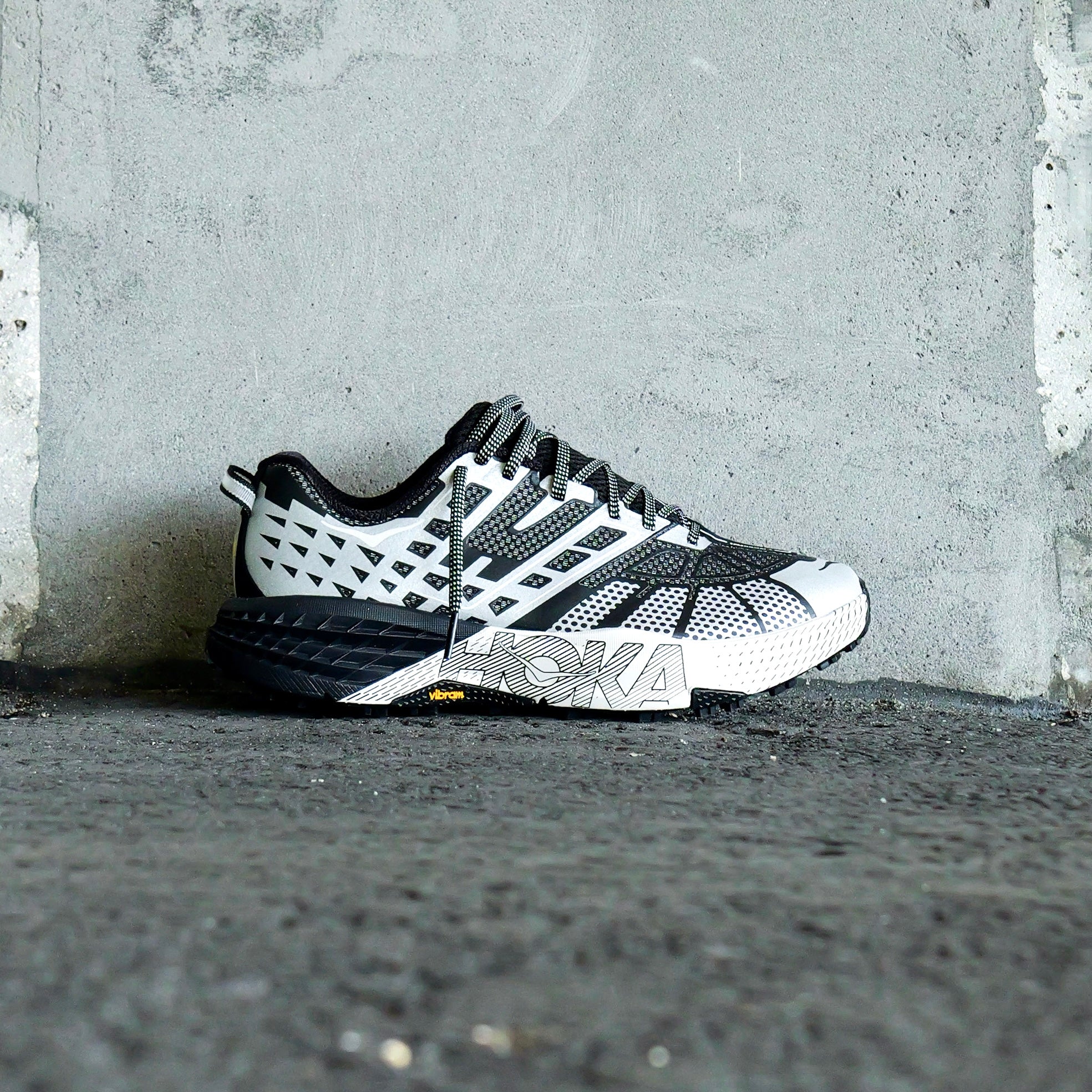 Hoka U SpeedGoat 2 TS BKSTR (Black / Stardust)